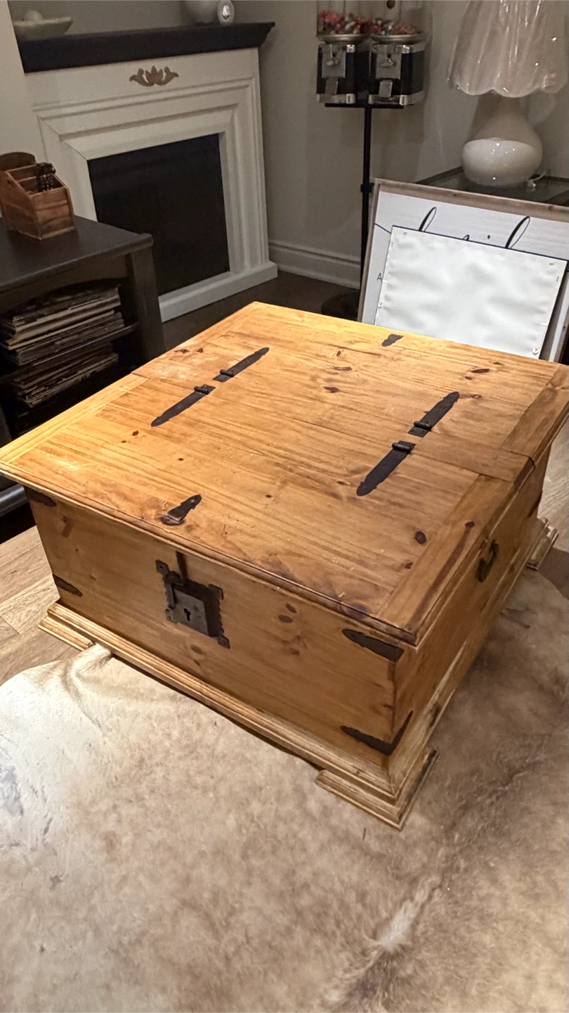 Wooden Storage Trunk table - photo 2