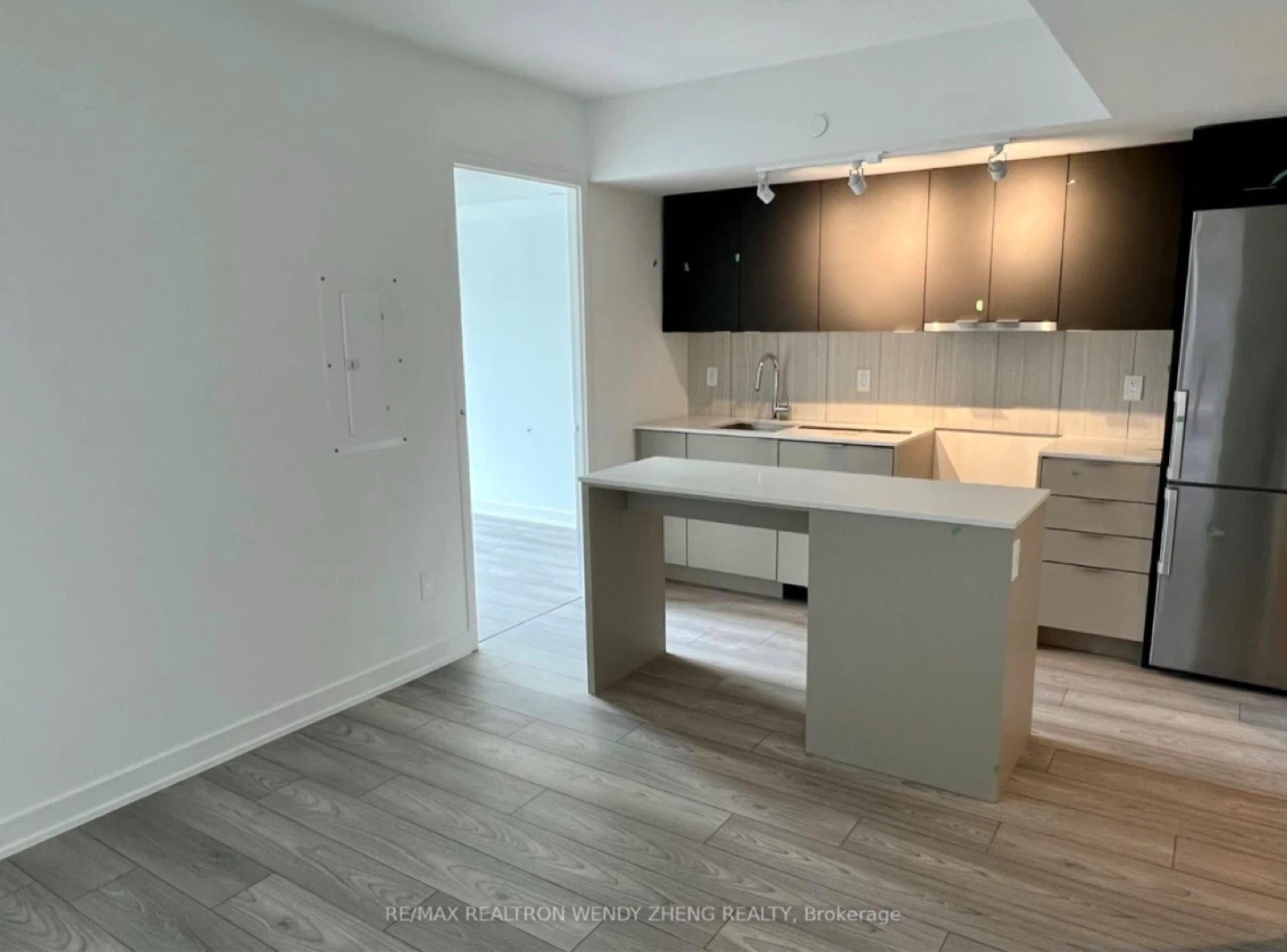 Modern Condo Unit - Prime Location - photo 3