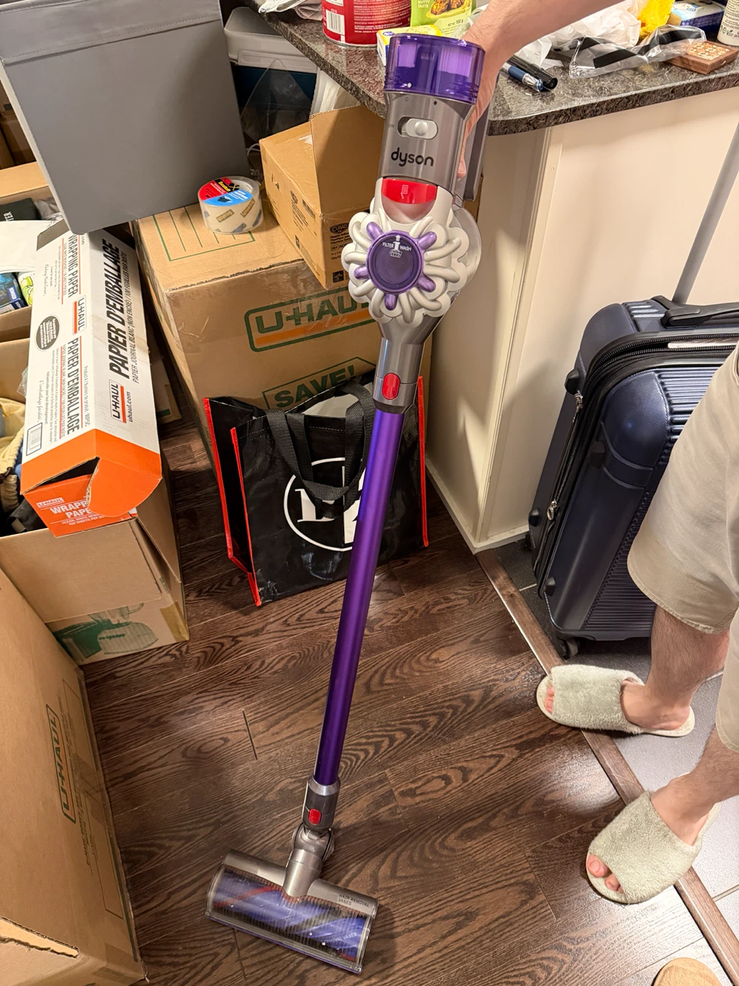 Dyson V8 Vacuum Cleaner