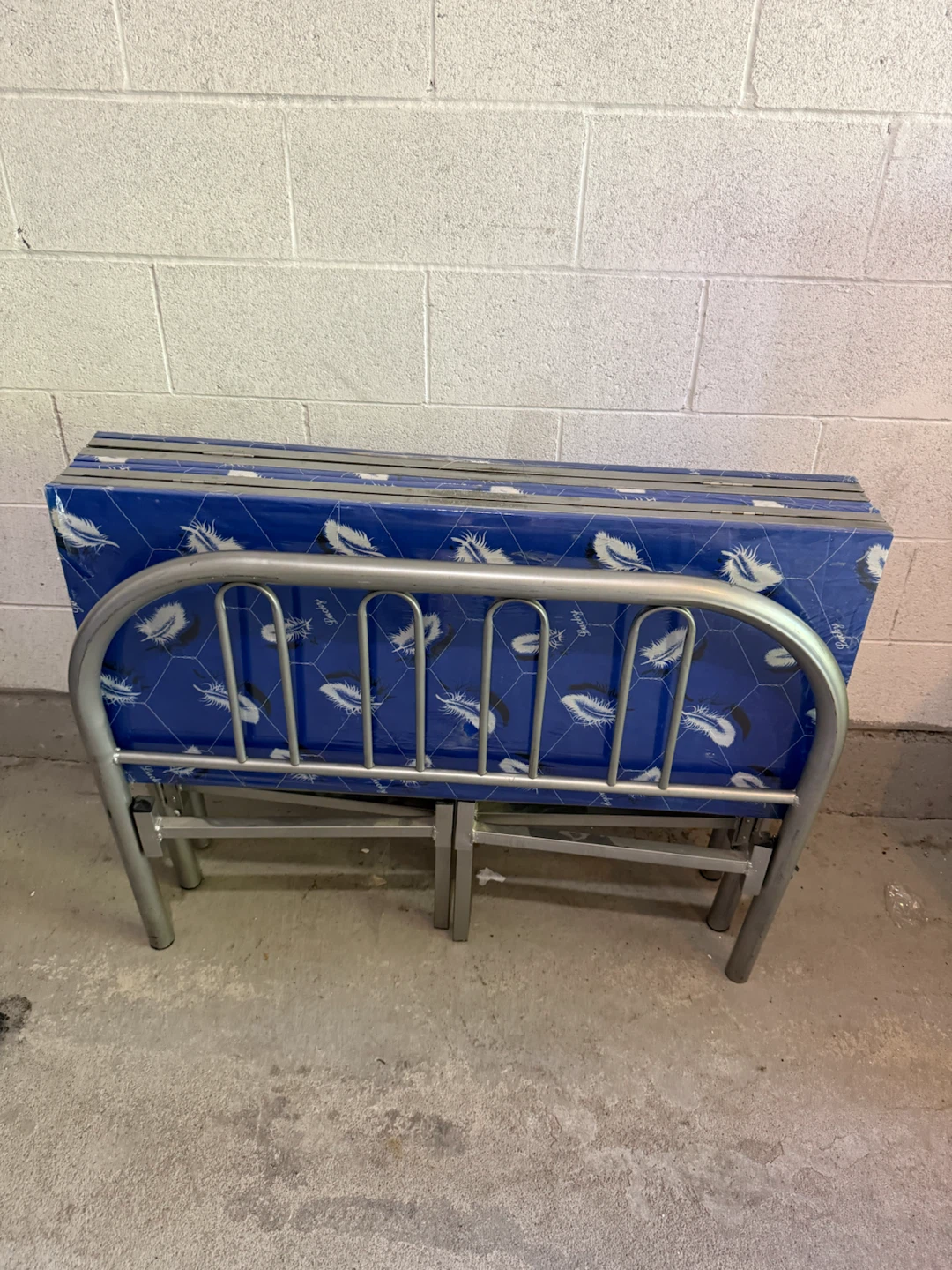 Folding Bed Frame with Blue strong support for mattress - photo 3
