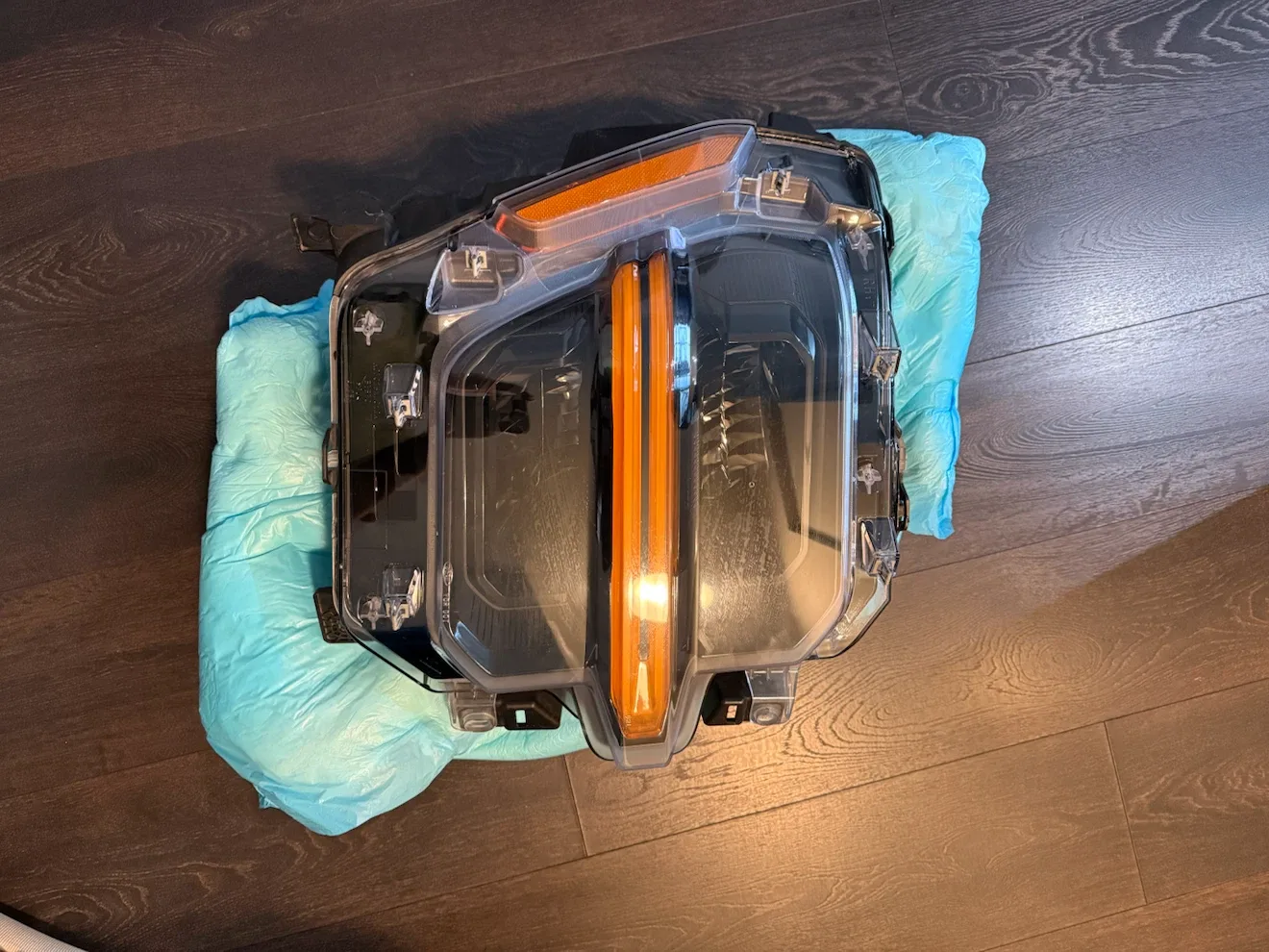 Ford Lincoln Headlight Assembly - Part TL3Z 13008 C - photo 2