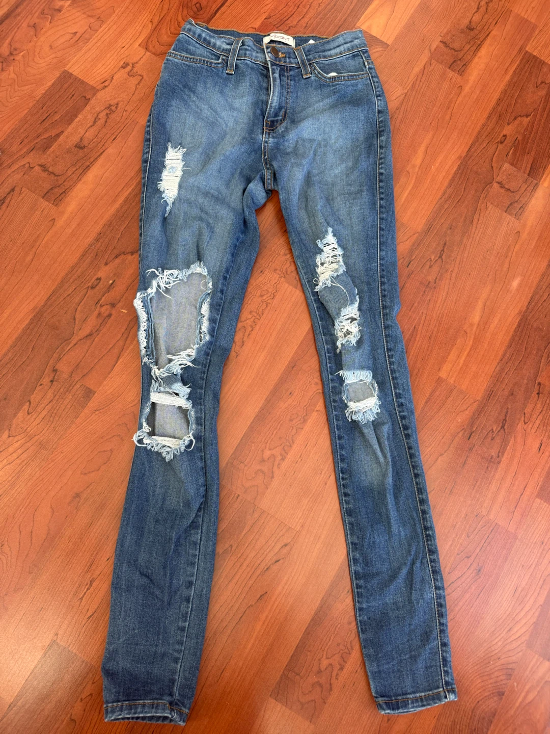 Vibrant Distressed Skinny Jeans – Size 24 – Stretch Denim