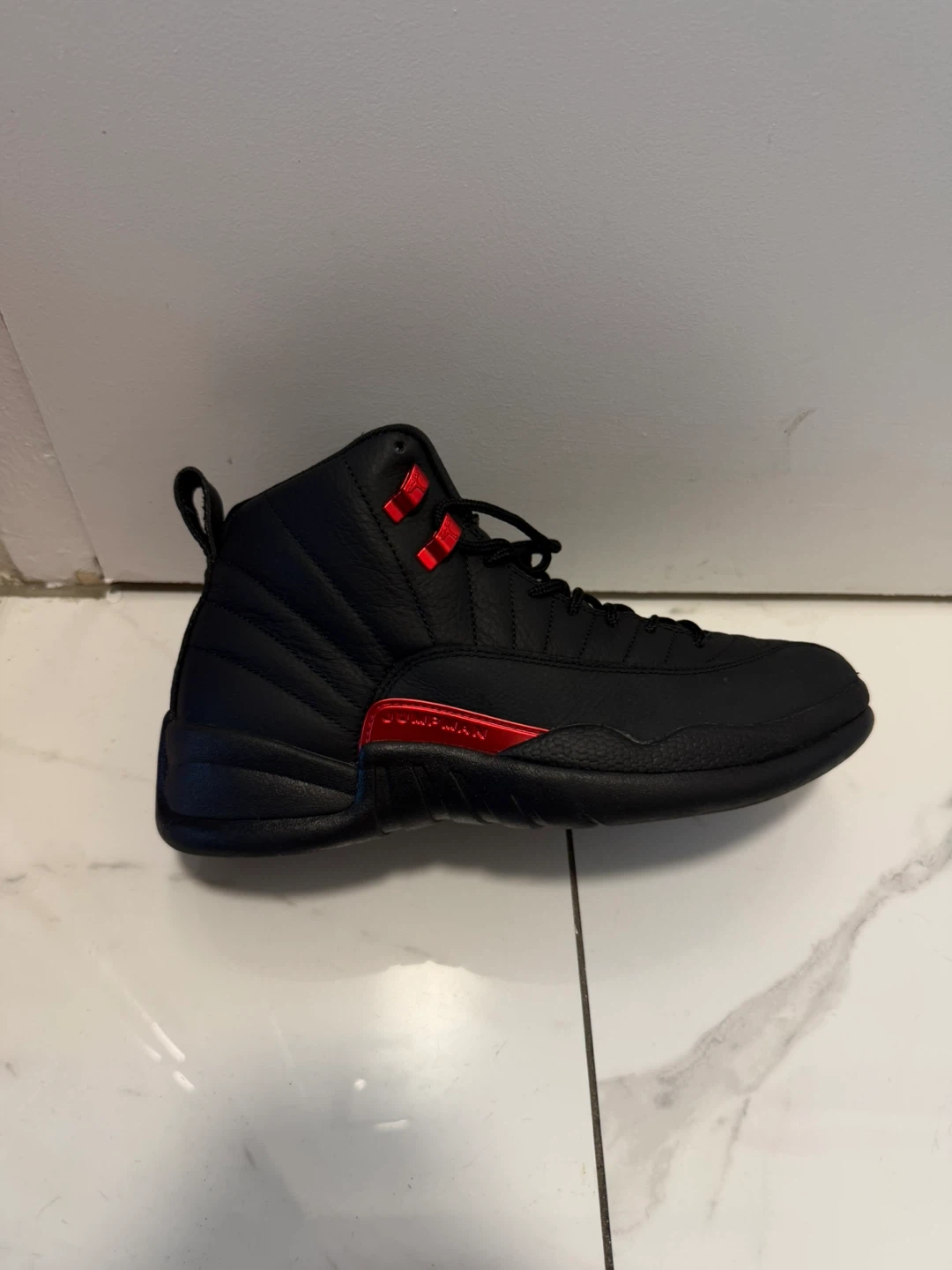 Air Jordan 12 Bloodline