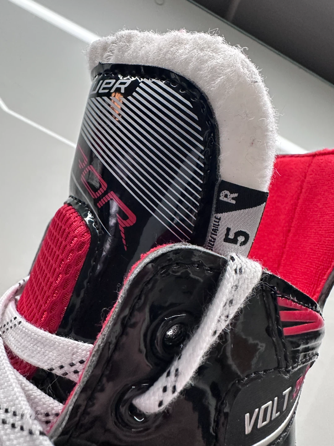Bauer Vapor Volt 3.0 Hockey Skates - photo 3
