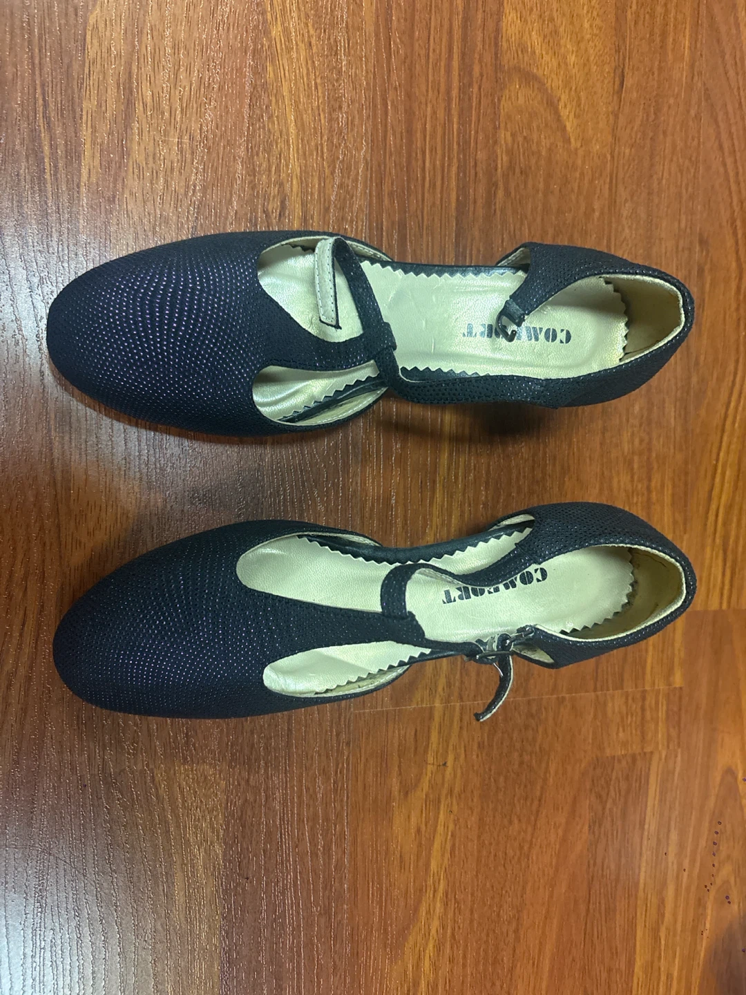 Comfort Women's Black T-Strap Heels Size 9 - photo 2