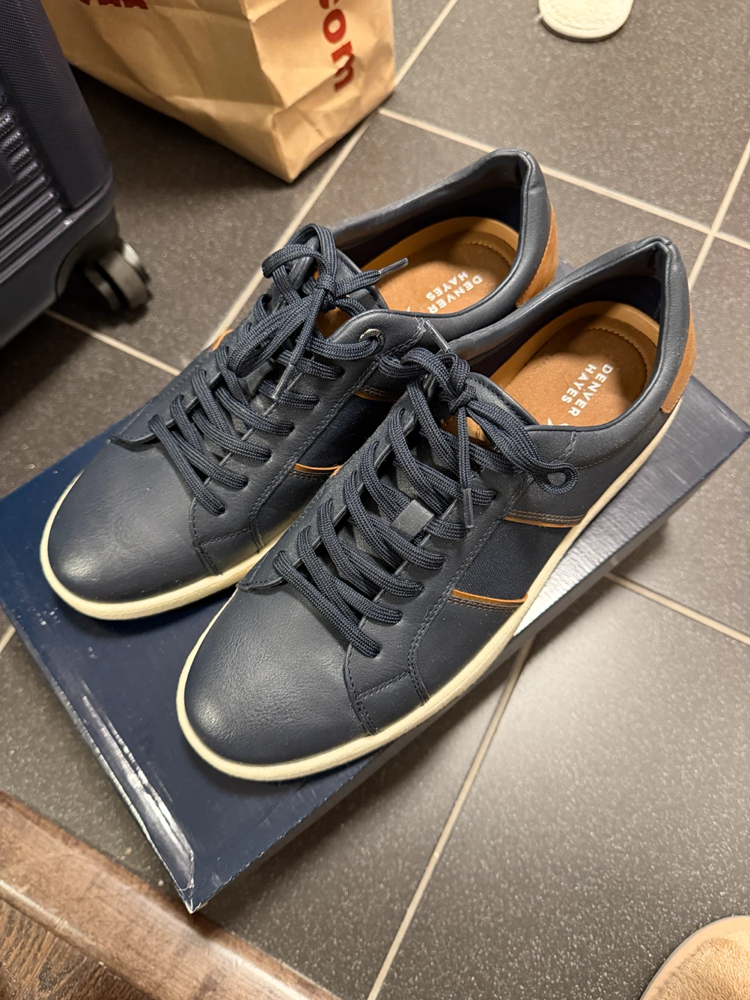 Brand New: Denver Hayes Men's Lucca Navy Sneakers Size 9.5