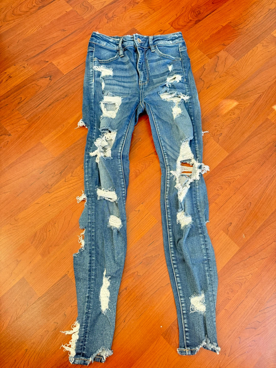 American Eagle Outfitters Ripped Jeans
