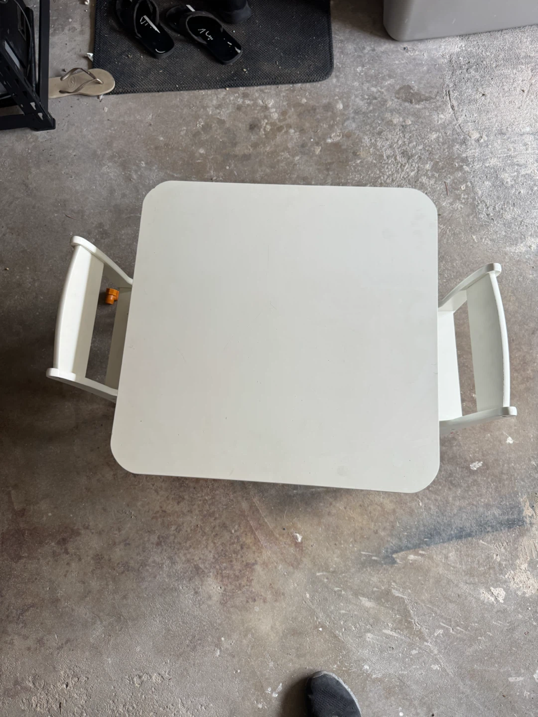 White Kids Table and 2 Chairs Set - photo 2