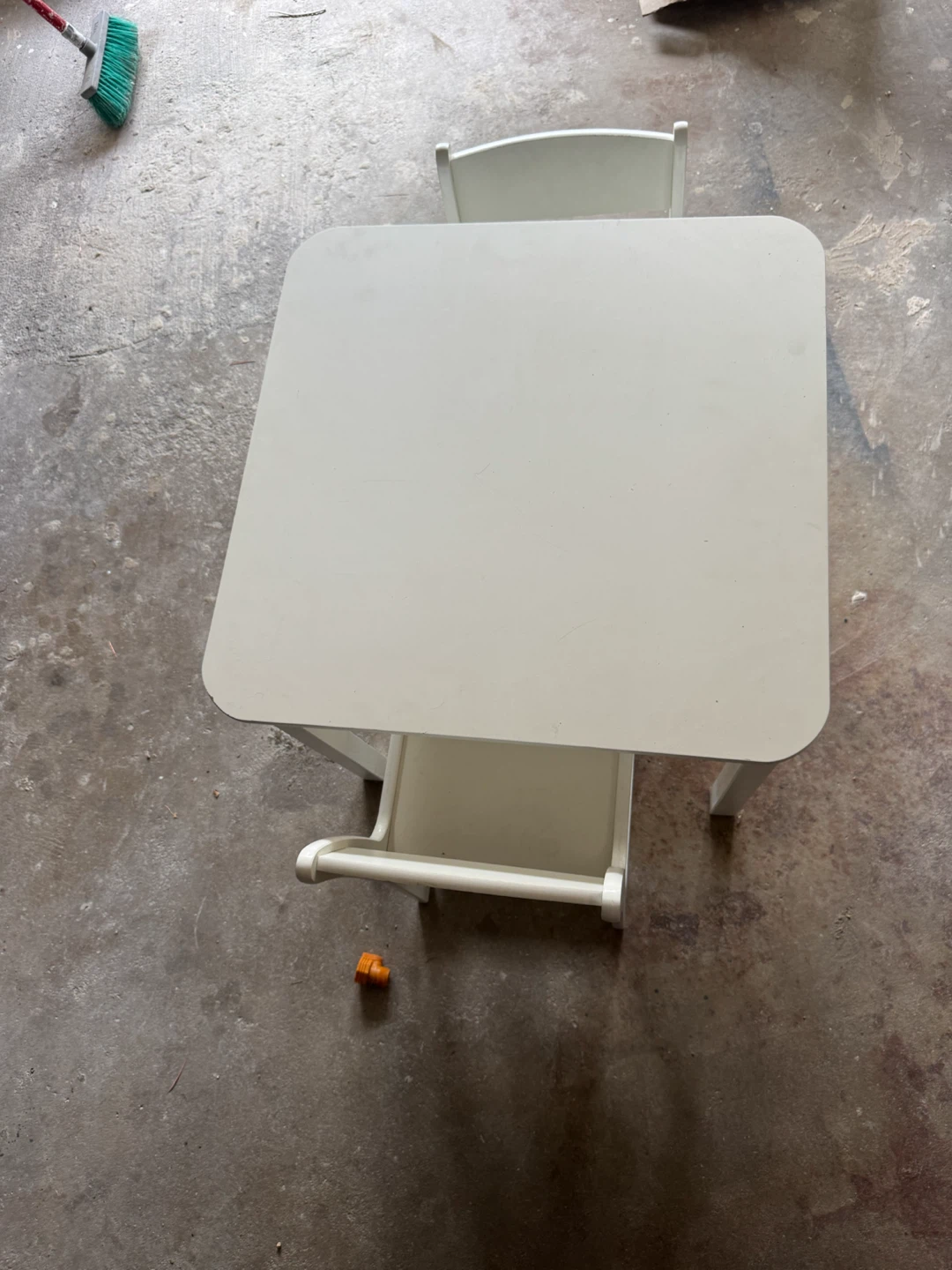 White Kids Table and 2 Chairs Set - photo 3