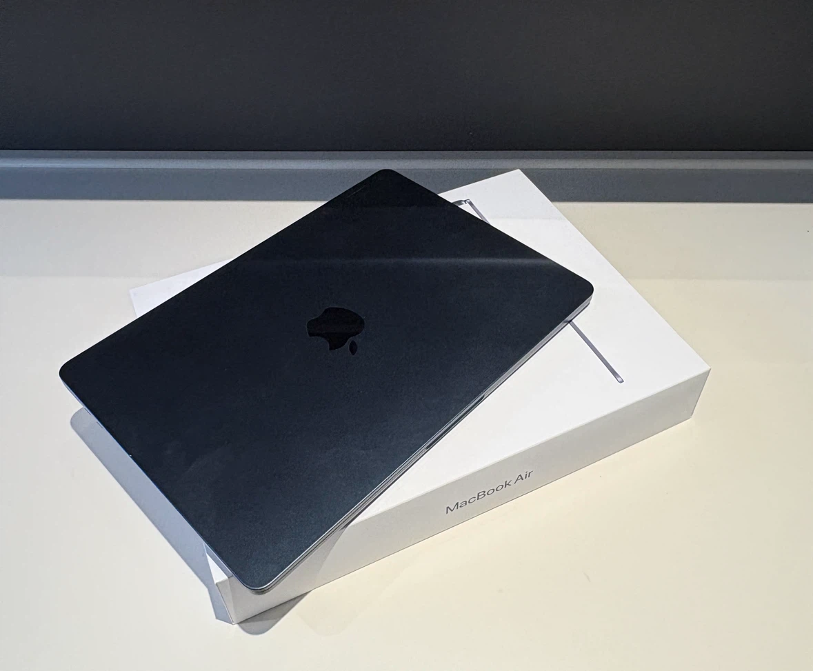 2025 MacBook Air - photo 2