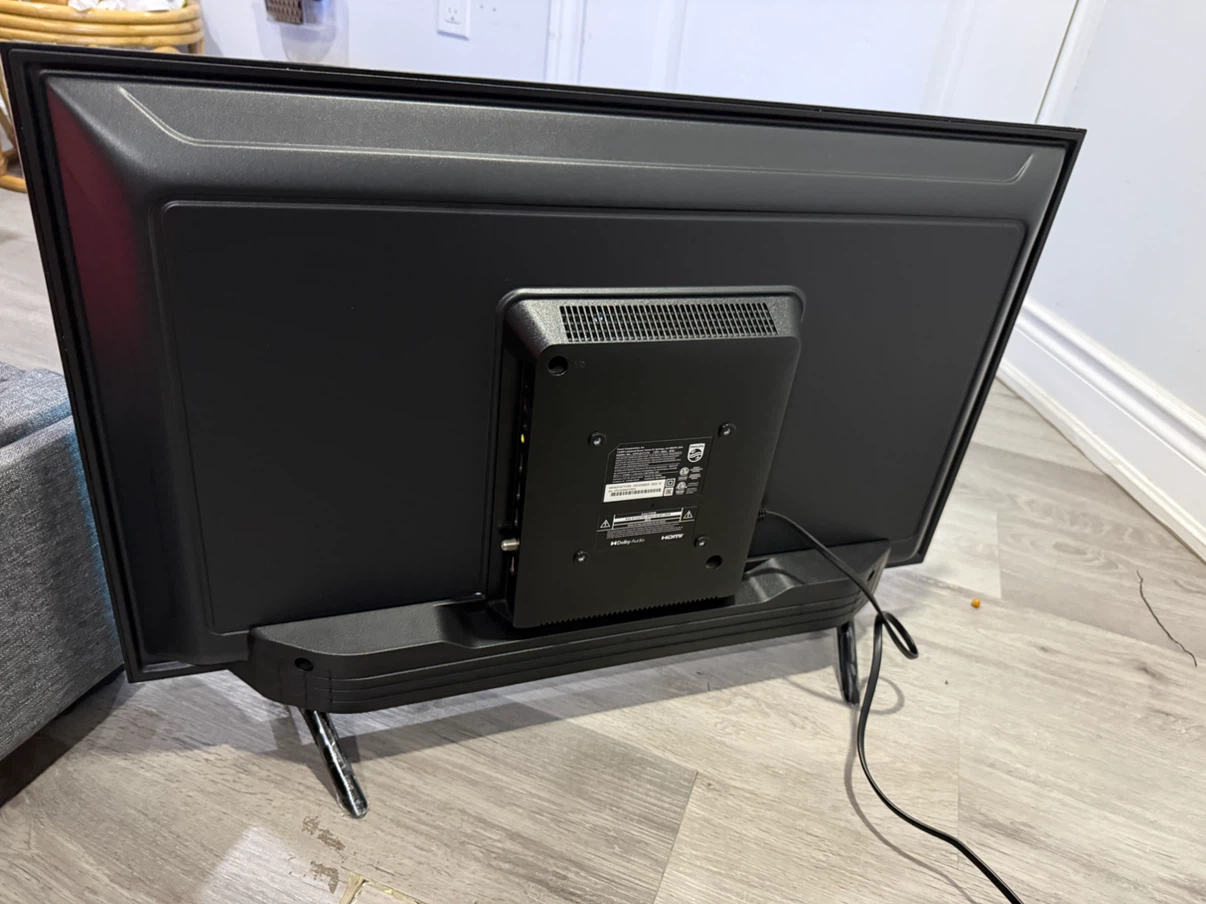Philips Roku TV 32” - photo 3