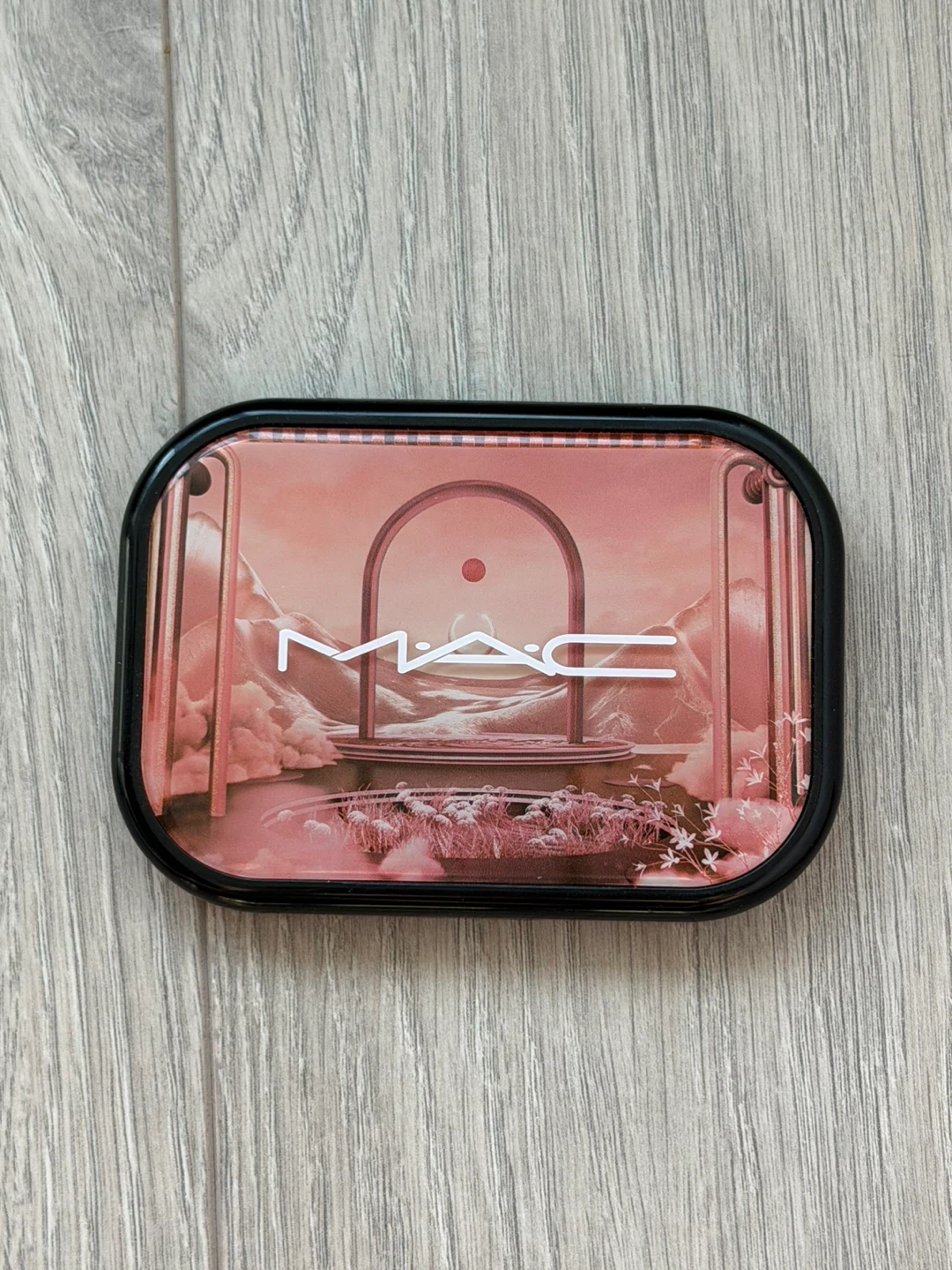 MAC Eyeshadow Palette – Embedded in Burgundy (Like New) - photo 2