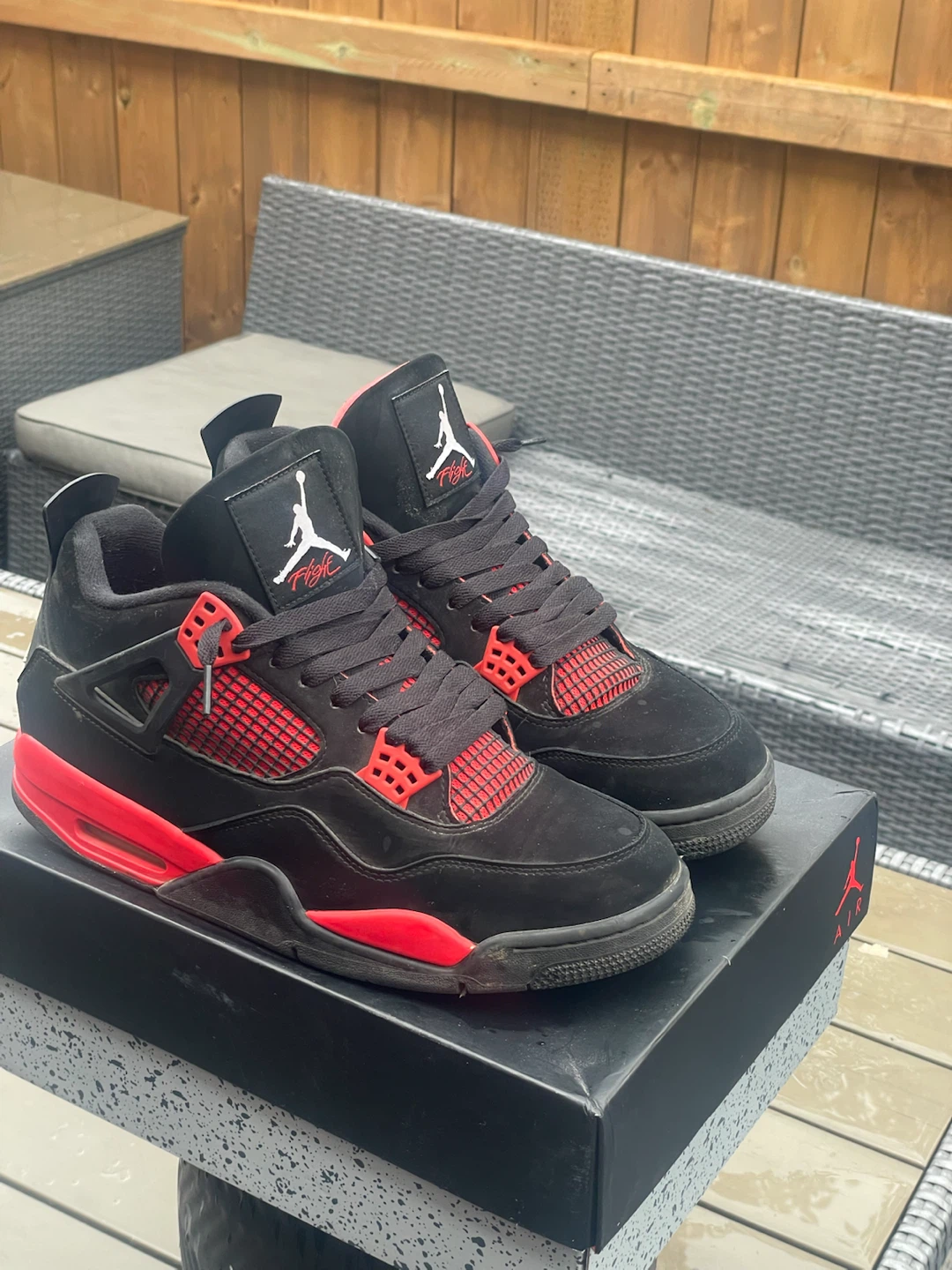 Jordan 4 Red Thunder – Size 11 – Used – OG Box - photo 2