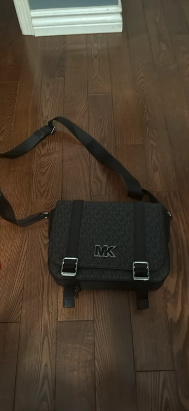 Michael Kors MK Shoulder Bag