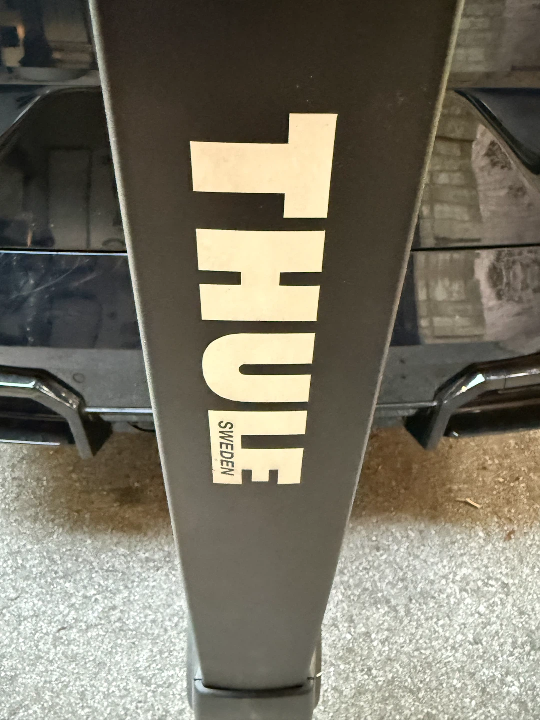Thule Hitch Bike Rack (carries 2 bikes) - photo 3