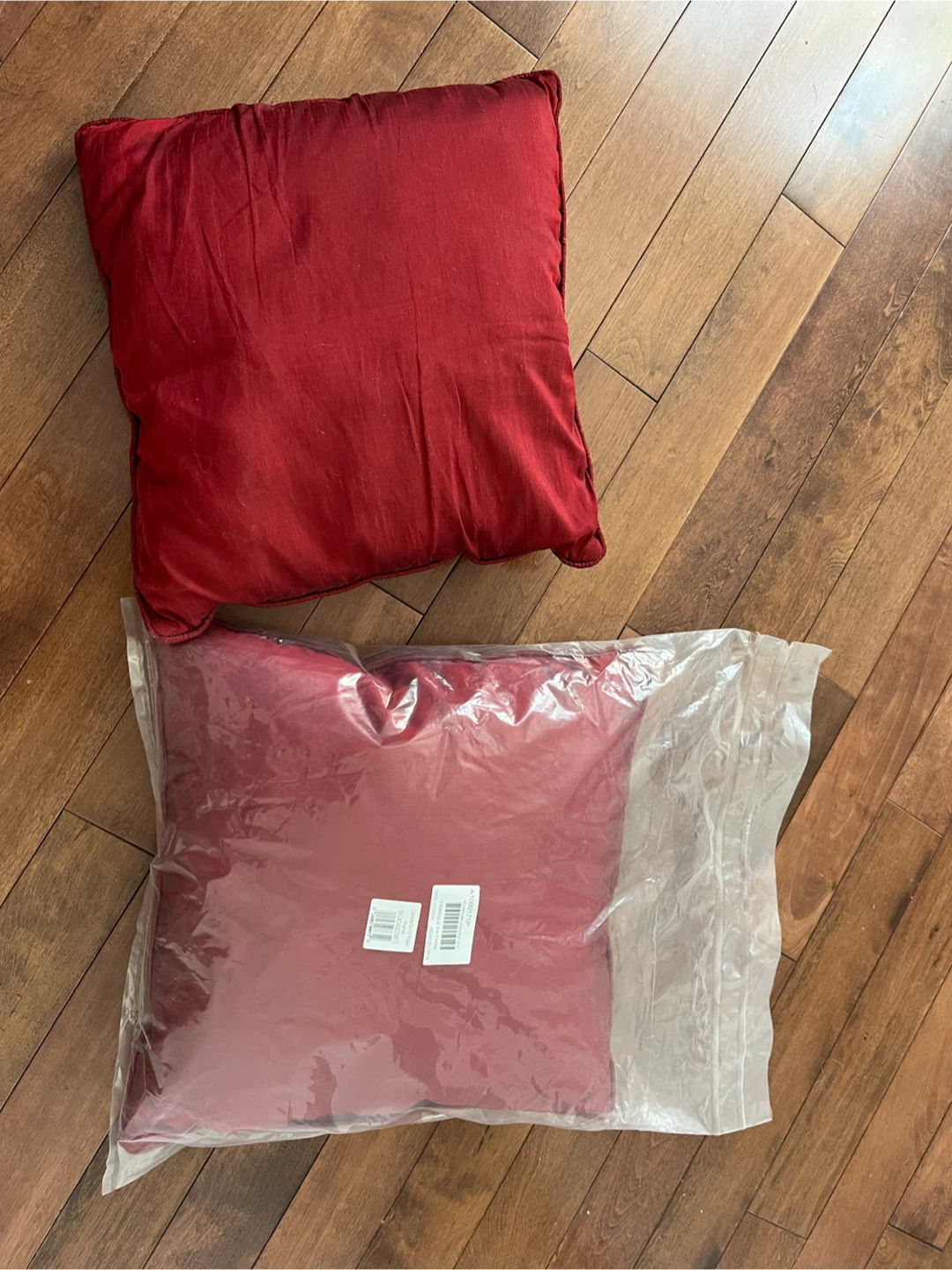 Set of 2 Red Camille Pillows( scarlet/red)