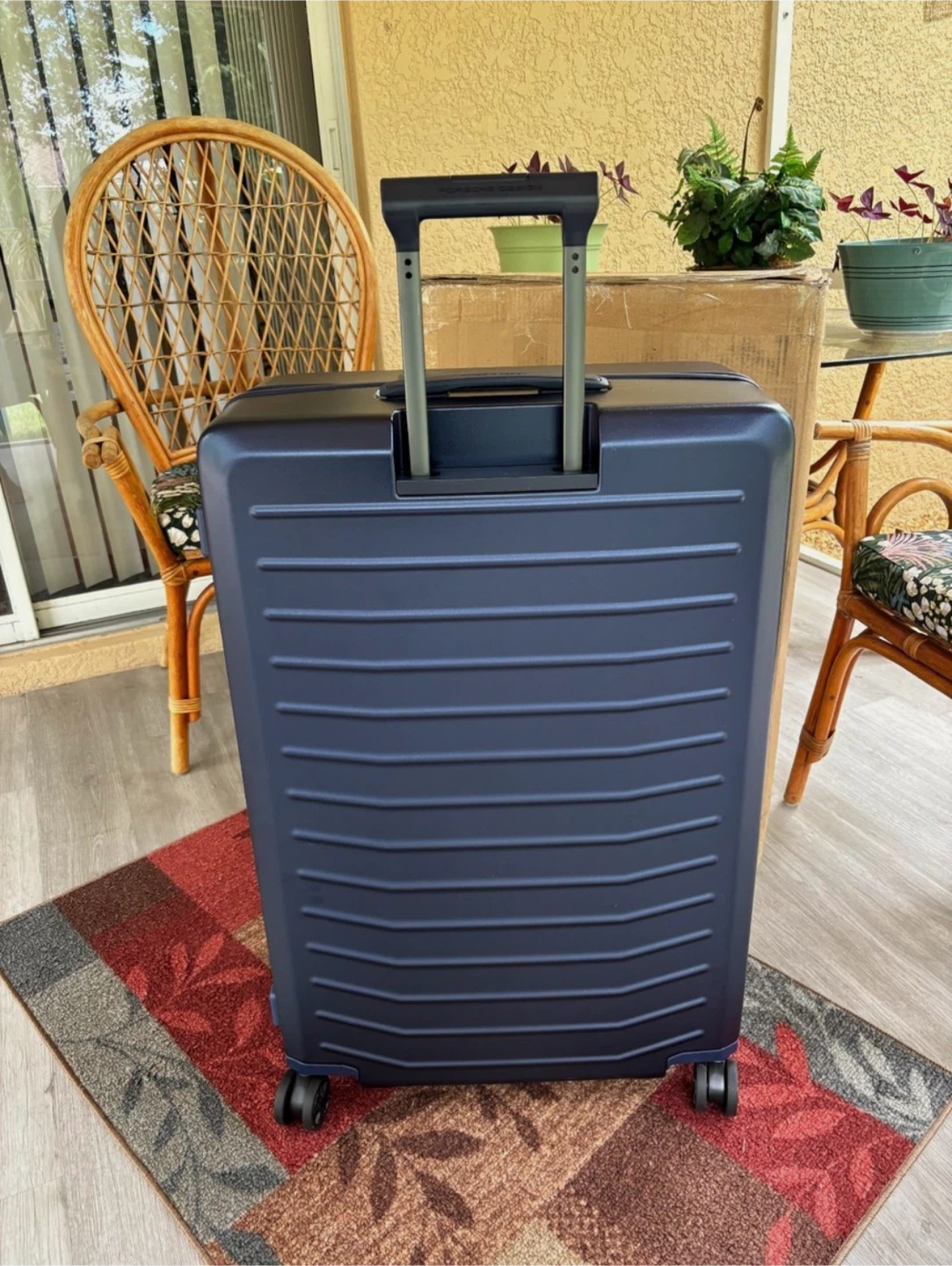 Black 32in Hardshell Luggage (New) - photo 2