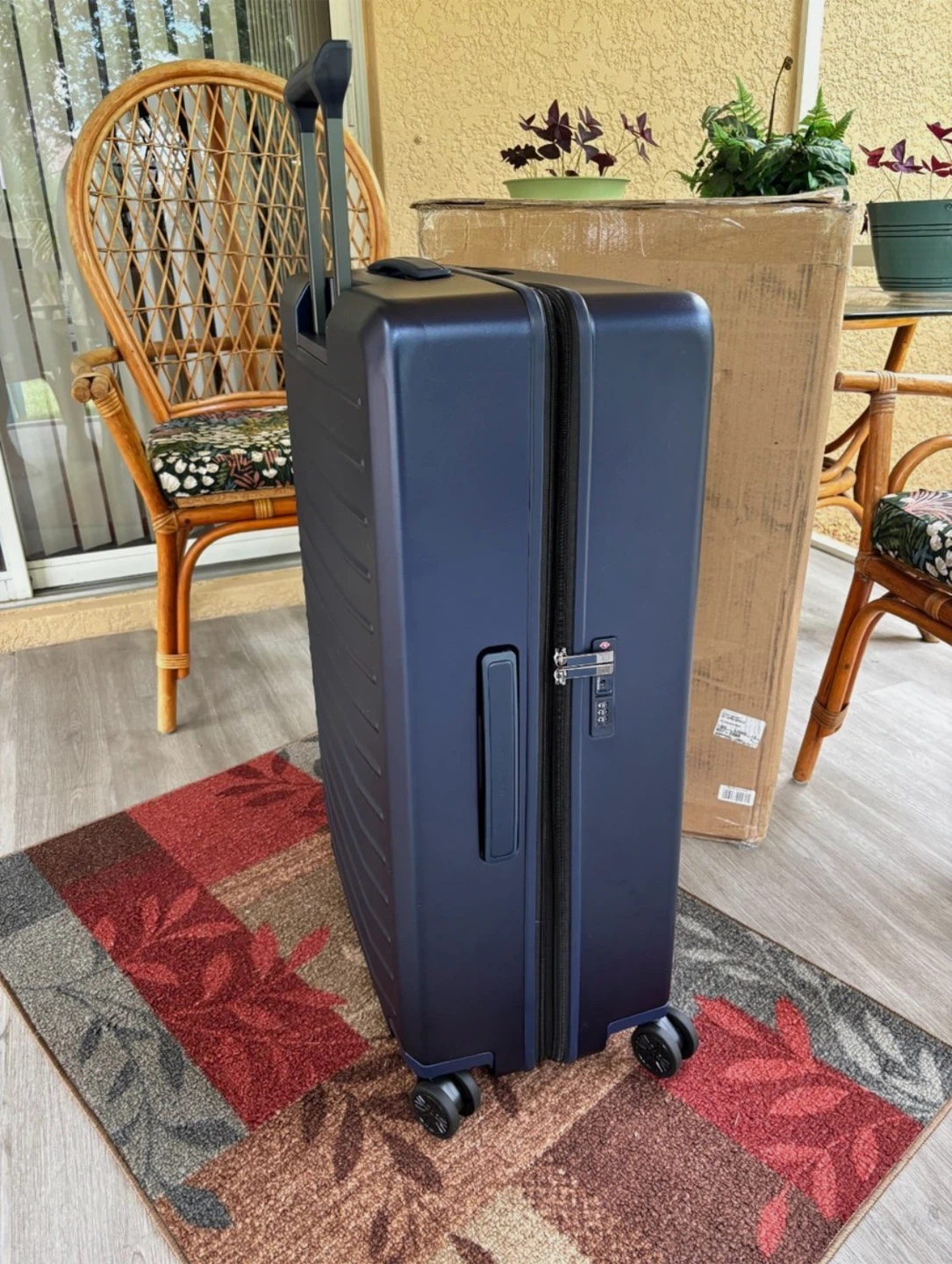 Black 32in Hardshell Luggage (New) - photo 3
