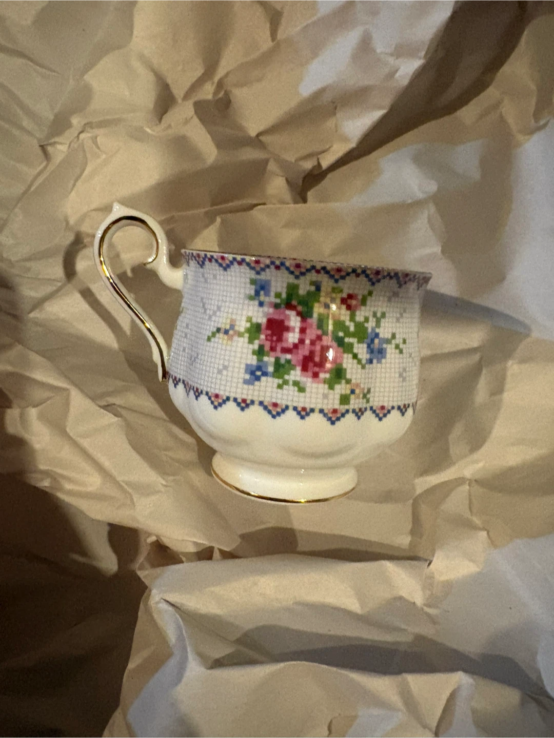 Royal Albert "Petit Point" Tea Set - photo 2