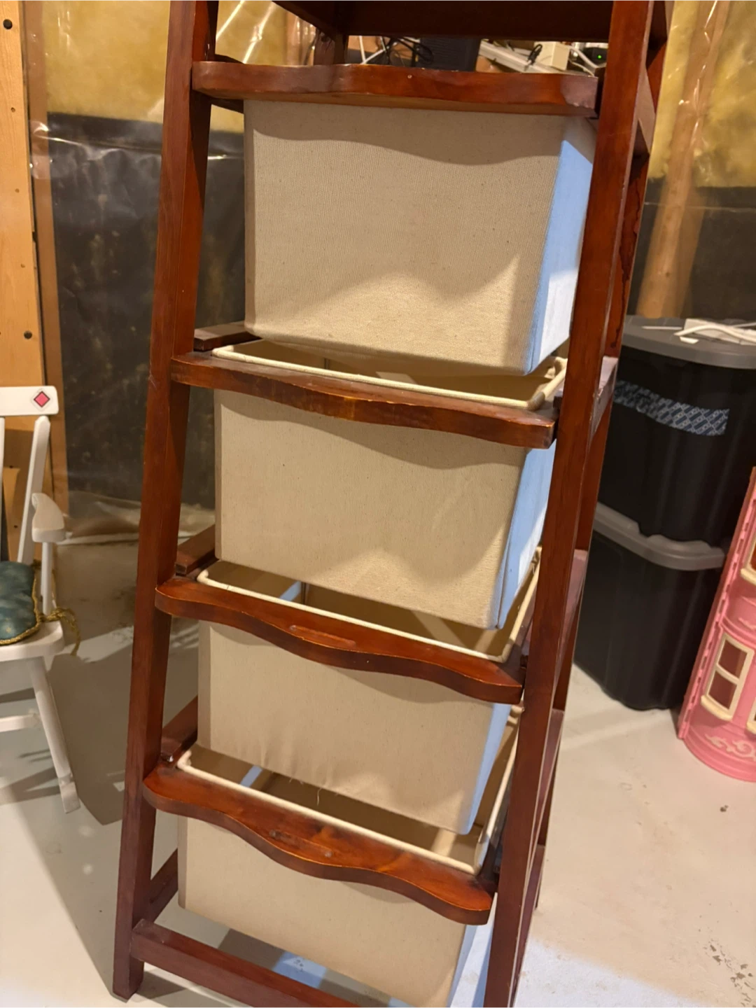 Wooden Ladder Shelf with 4 Baskets
