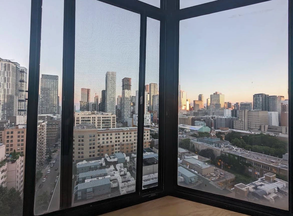 Urgent Sublease - Master Bedroom in Downtown Toronto - photo 4
