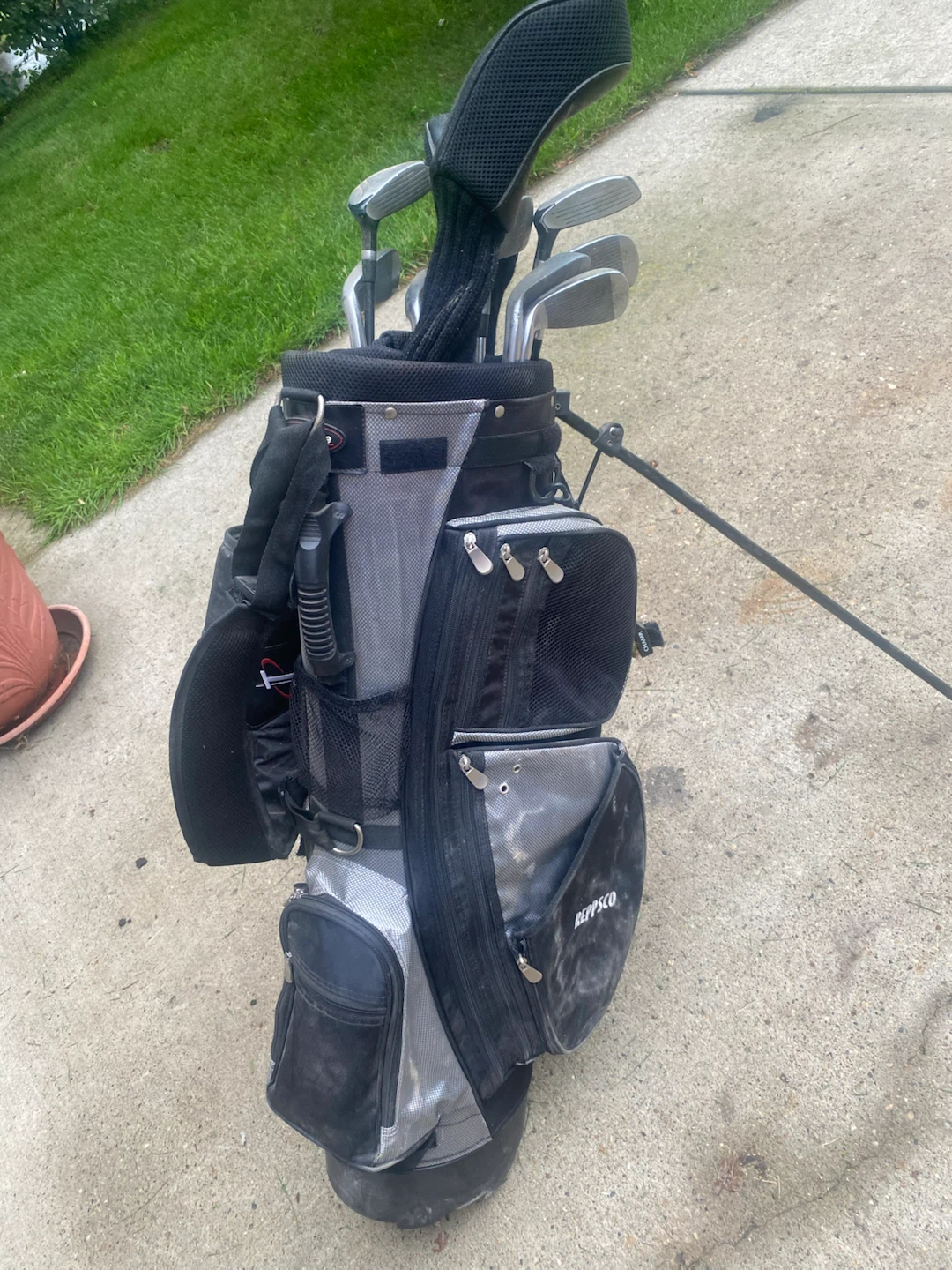 REPPSCO Golf Bag with Clubs