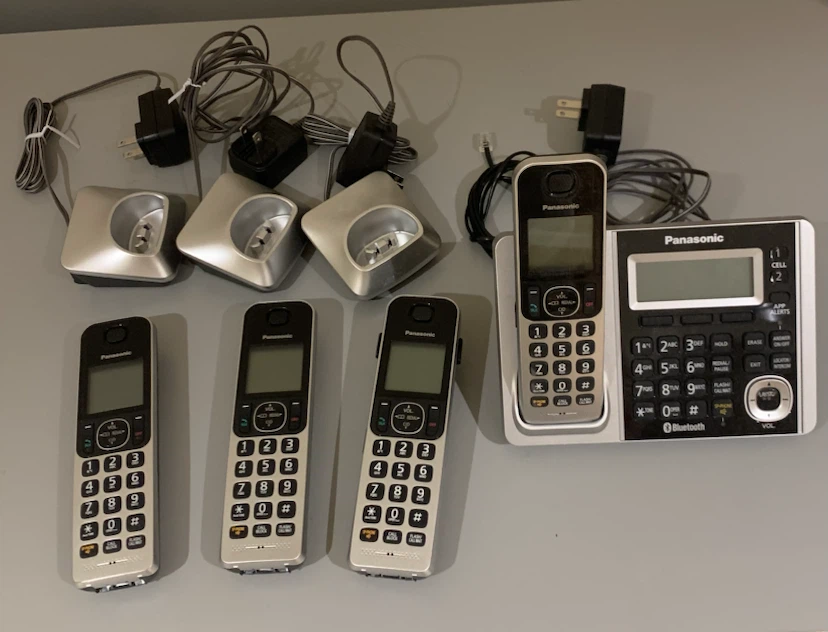 Panasonic 4x Cordless Phones with Base and 3 Handsets