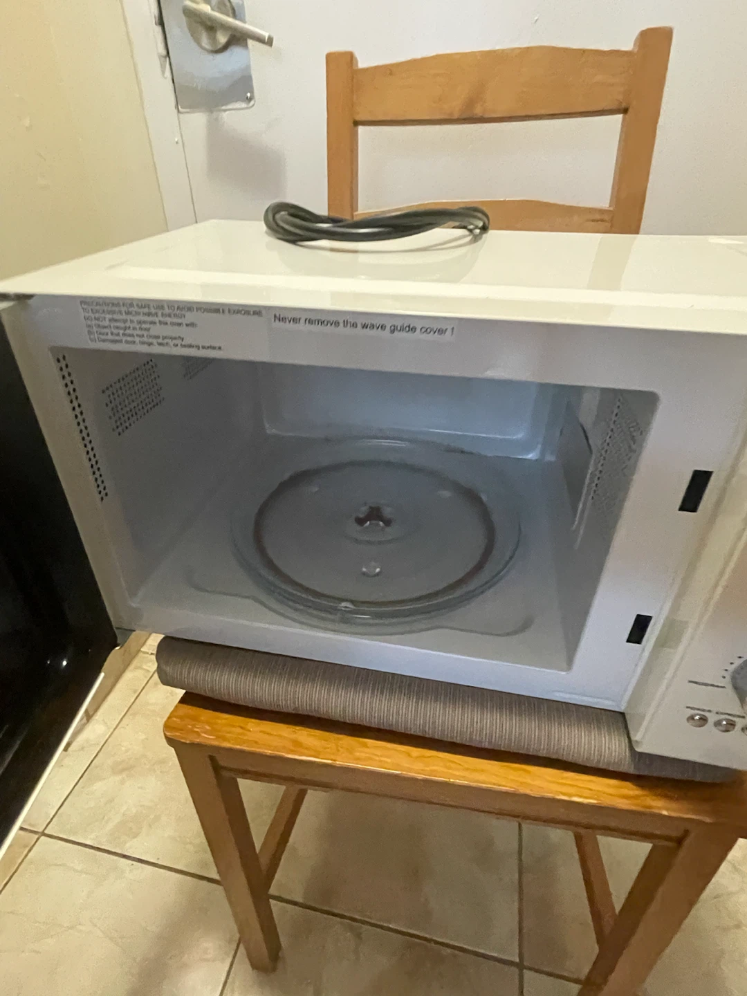 RetroWave Microwave Oven - photo 4