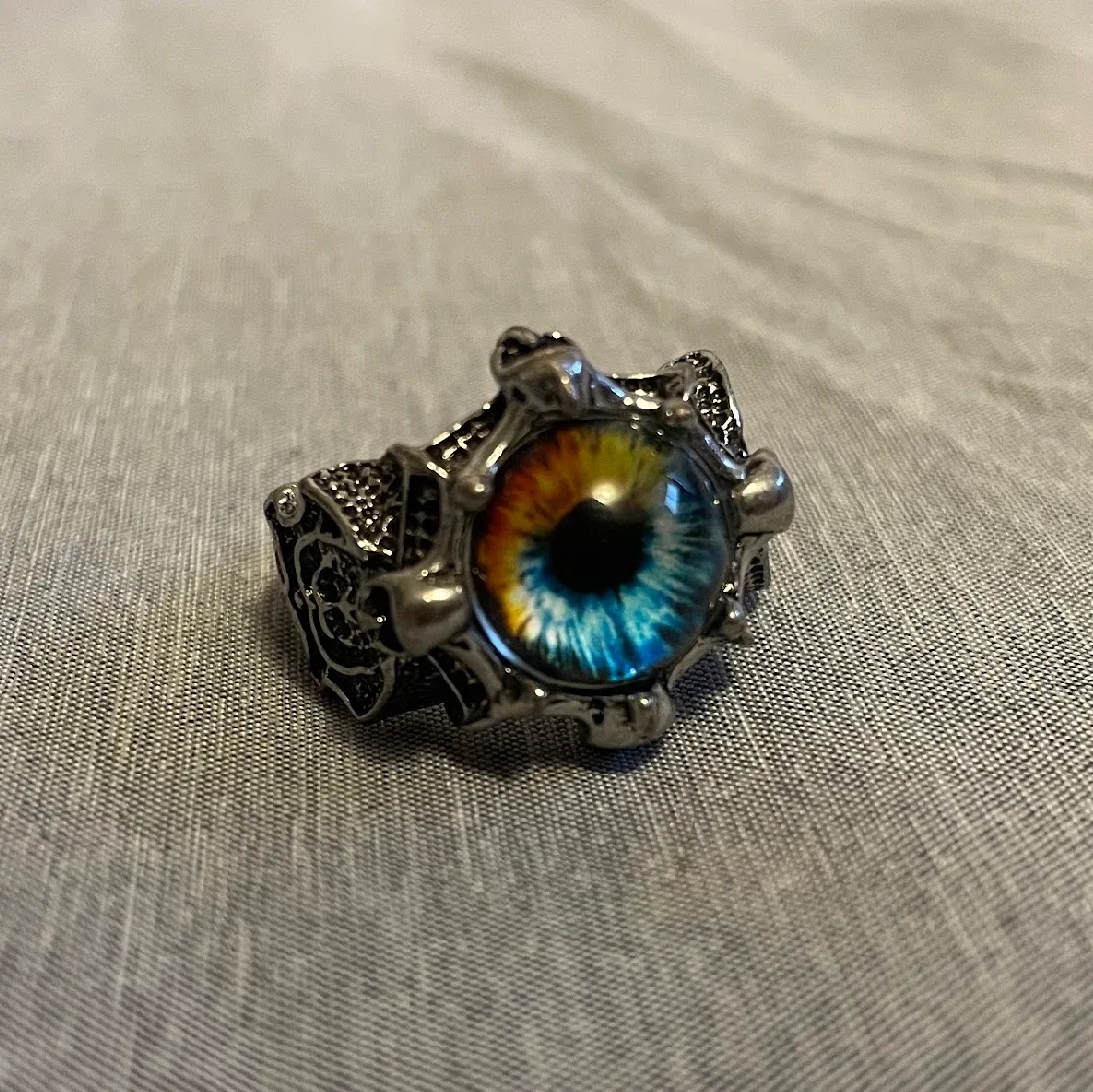 Eye Ring