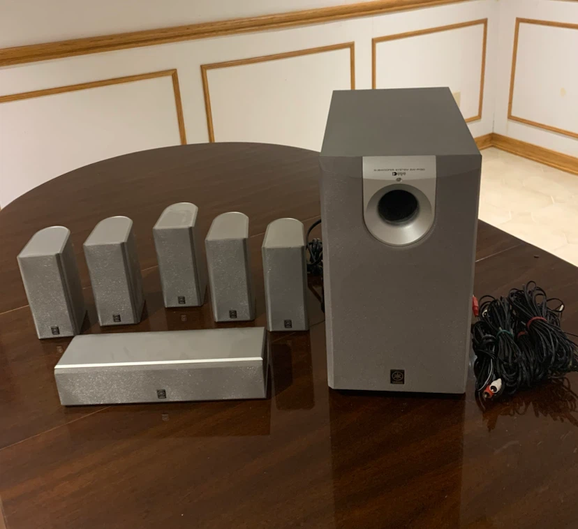 Yamaha Subwoofer System with 5 Speakers