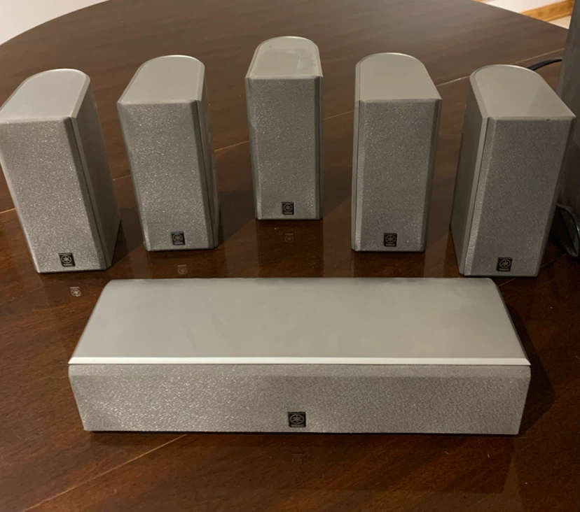 Yamaha Subwoofer System with 5 Speakers - photo 3