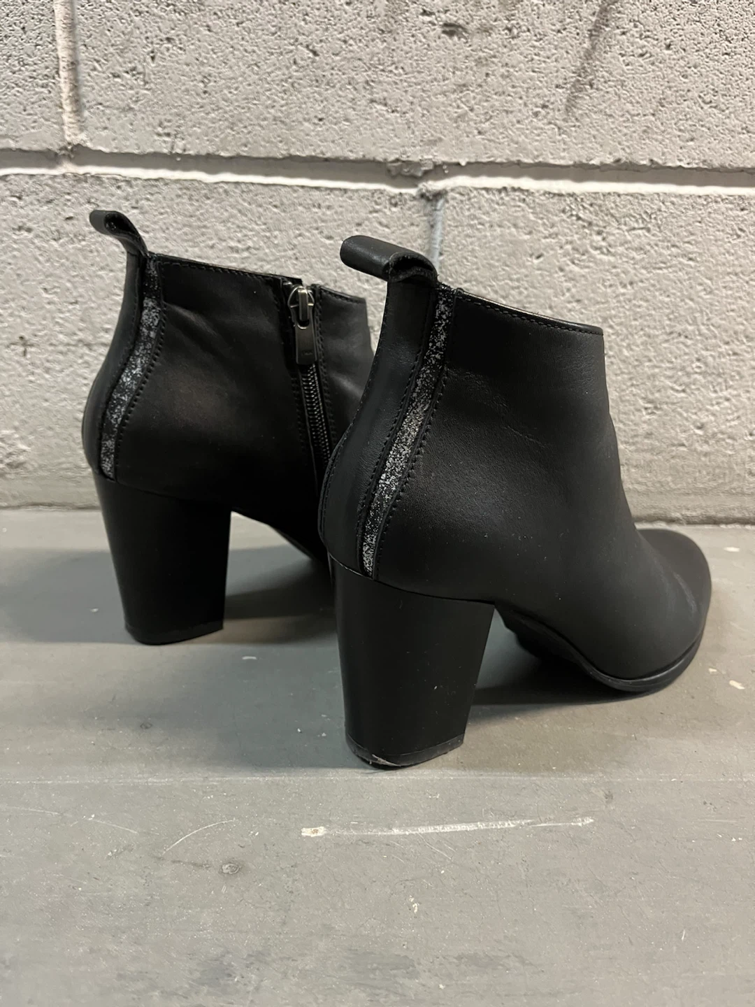 Black Leather Ankle Boots - photo 3