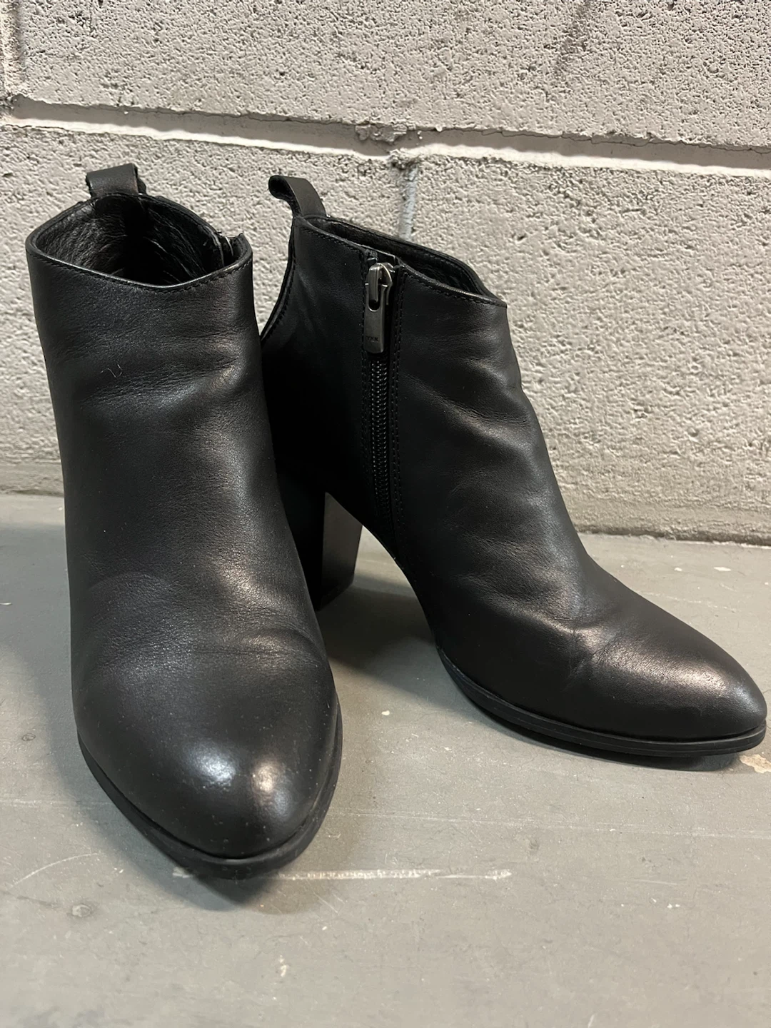 Black Leather Ankle Boots - photo 4