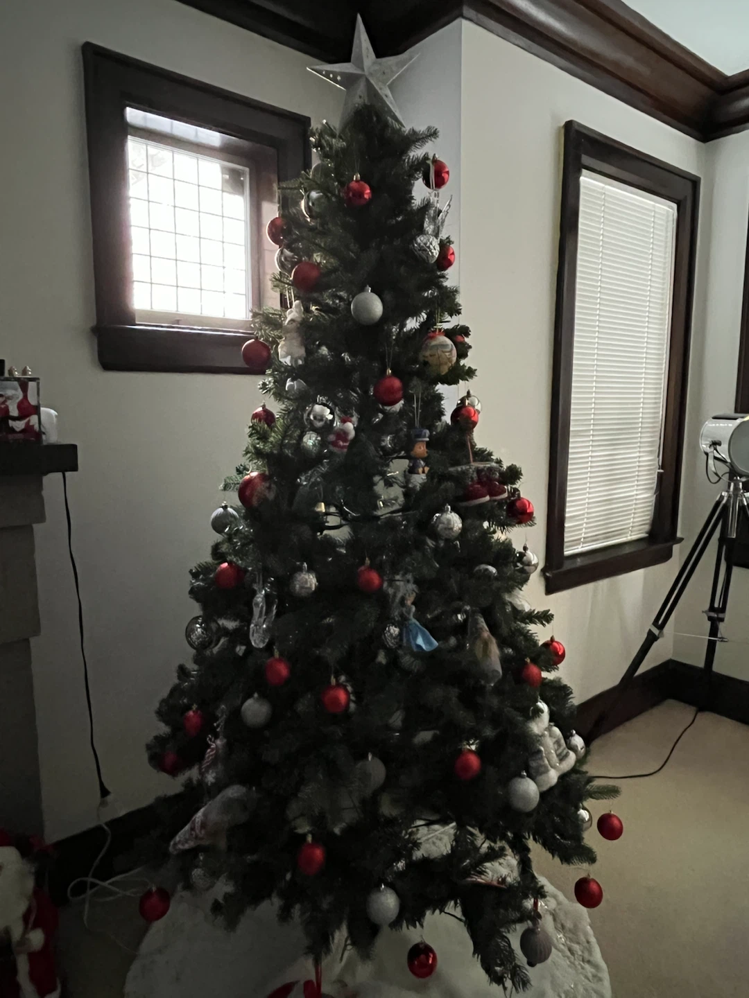NOMA 7' Pre-Lit Brunswick Artificial Christmas Tree - Indoor - photo 2