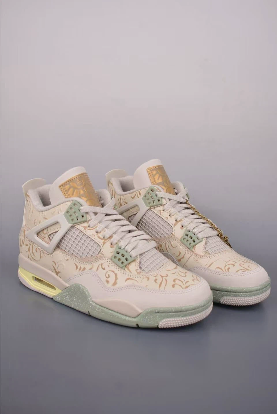Air Jordan 4 Retro SE 'Craft Photon Dust' Sneakers