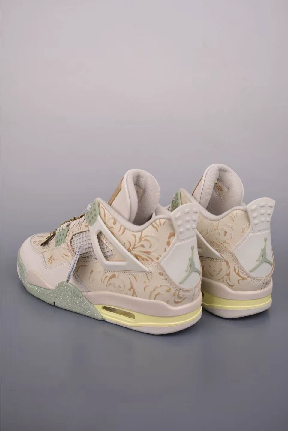 Air Jordan 4 Retro SE 'Craft Photon Dust' Sneakers - photo 4
