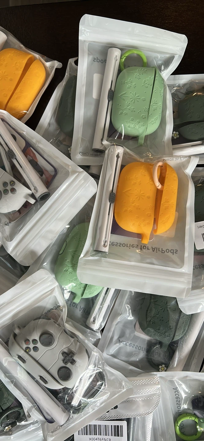 Silicone Earbud Case with Keychain & Accessories
