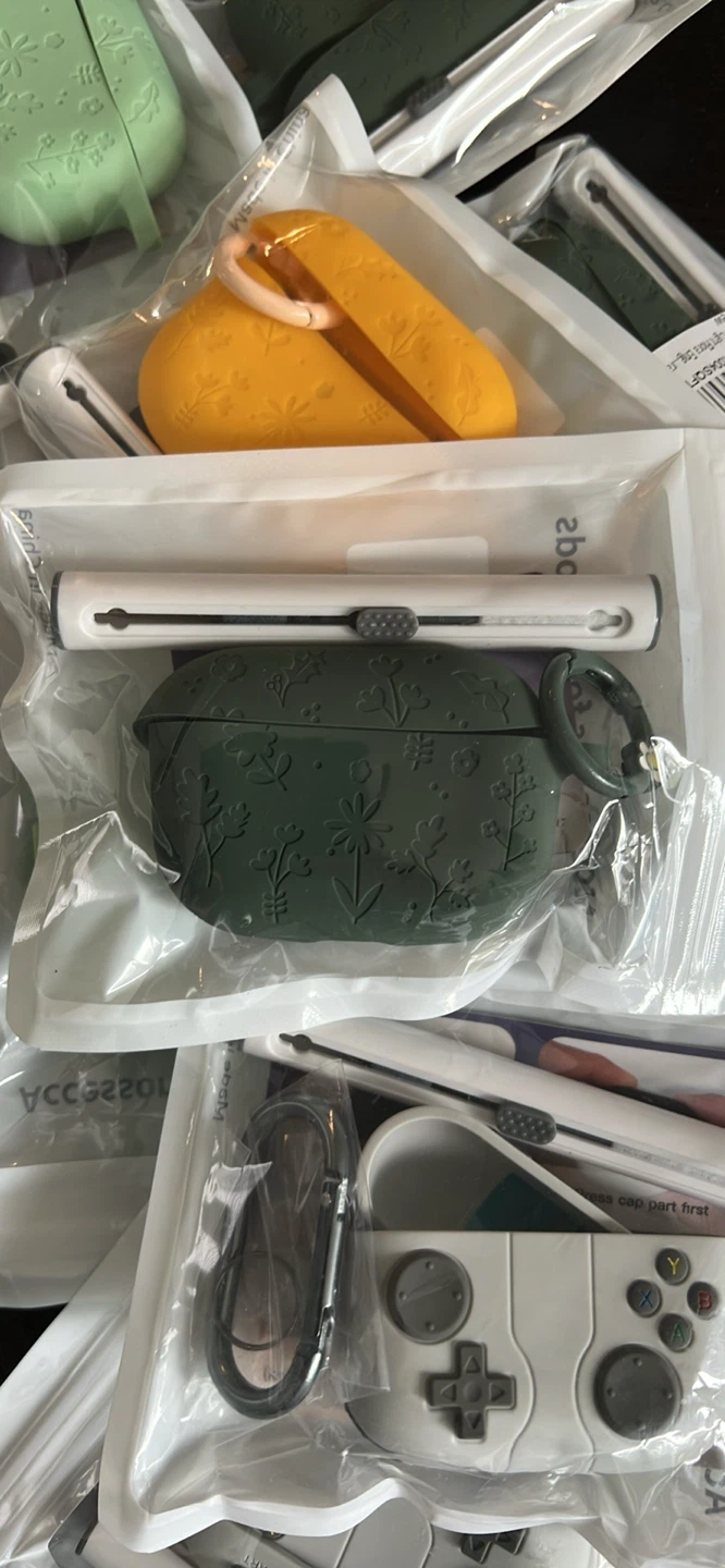 Silicone Earbud Case with Keychain & Accessories - photo 3