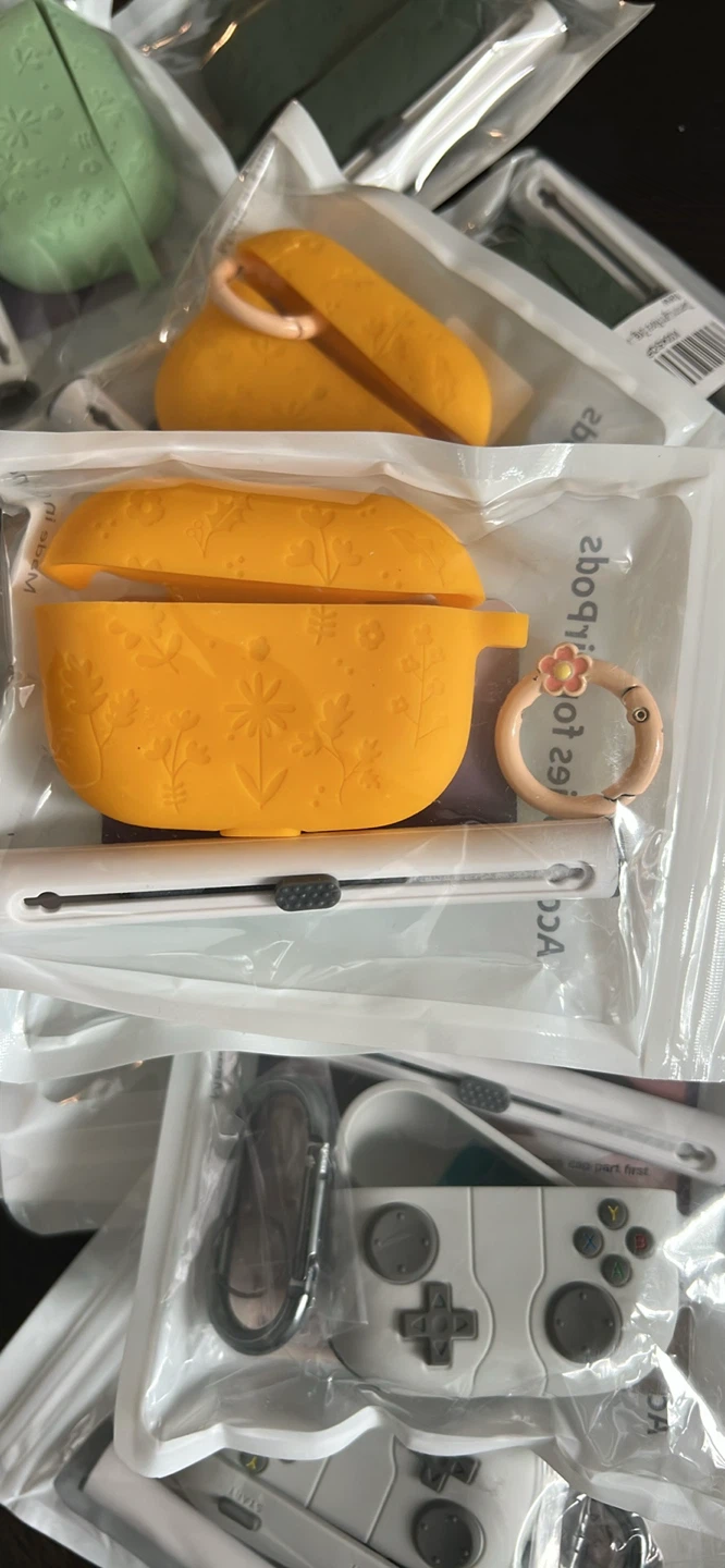Silicone Earbud Case with Keychain & Accessories - photo 5