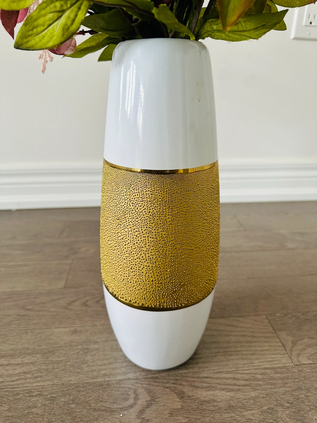 White and Gold Vase - photo 4