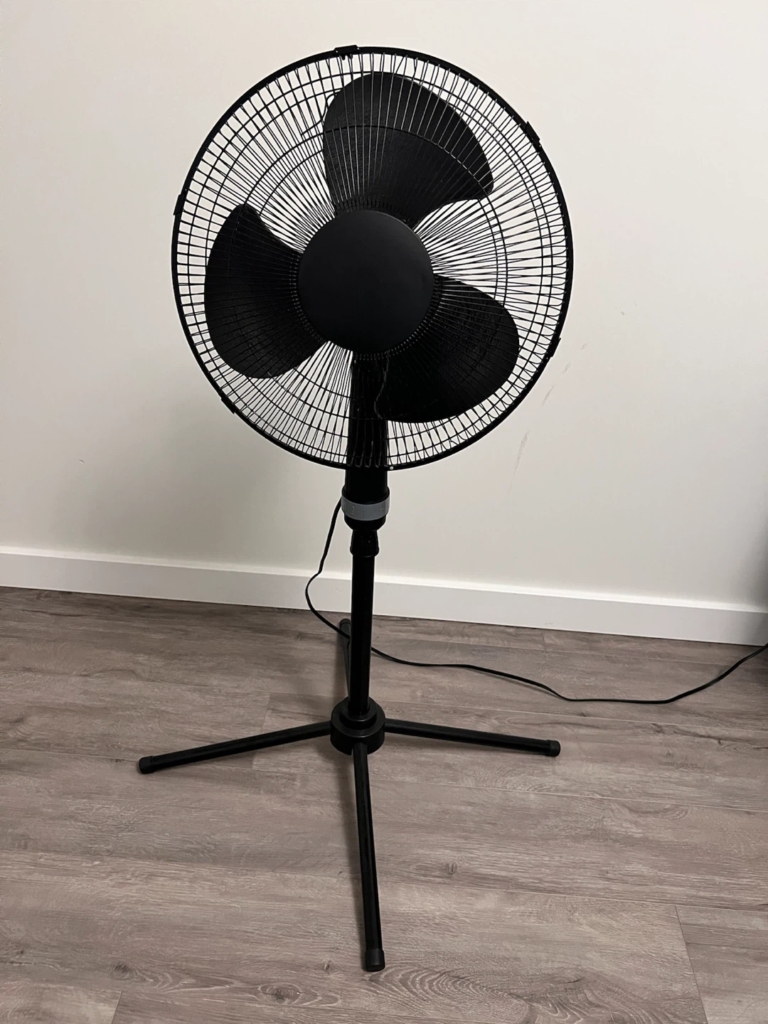 Mainstays 16" Oscillating Stand Fan