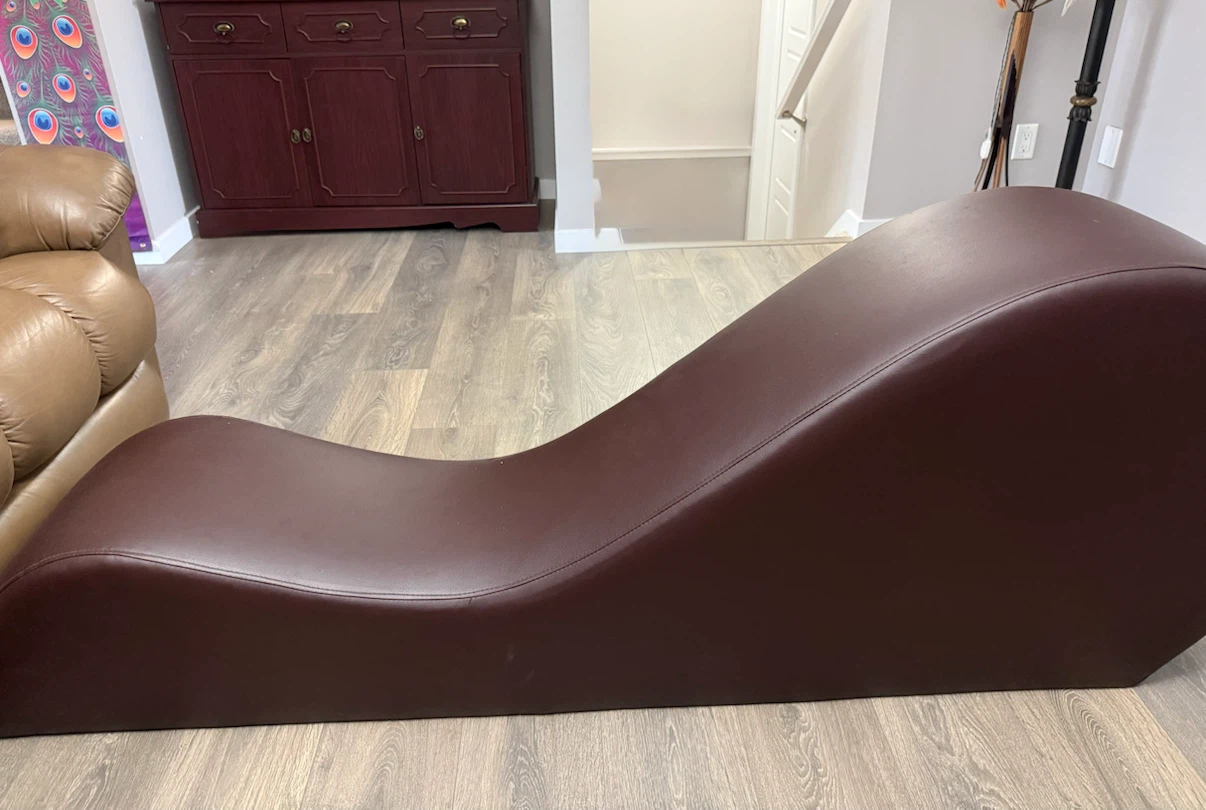 Brown Chaise Lounge Chair