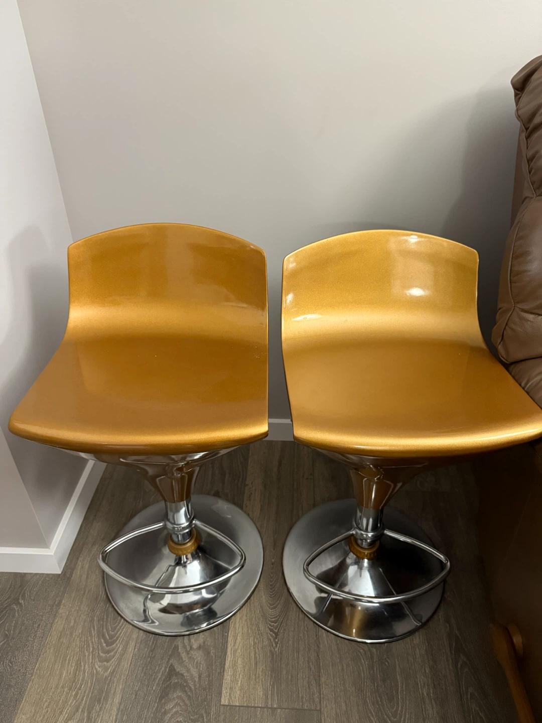 Set of 4 Adjustable Swivel Bar Stools - Orange & Gold