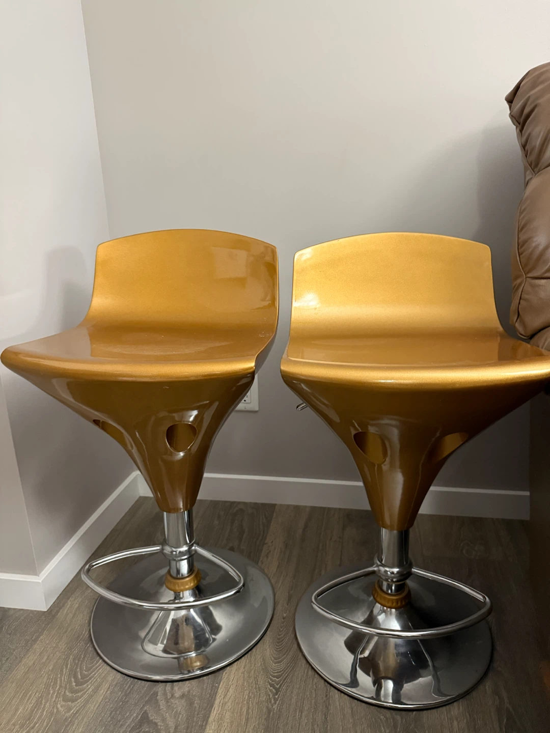Set of 4 Adjustable Swivel Bar Stools - Orange & Gold - photo 3
