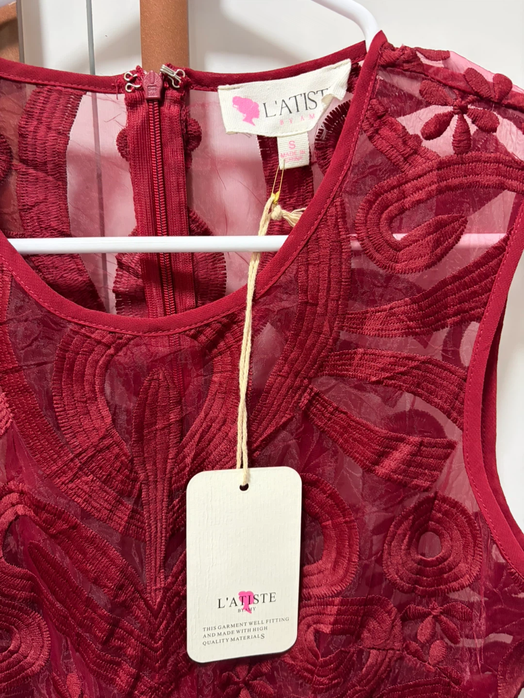 L'ATISTE BY RICKY SINGH Burgundy Lace Dress Size S - photo 2