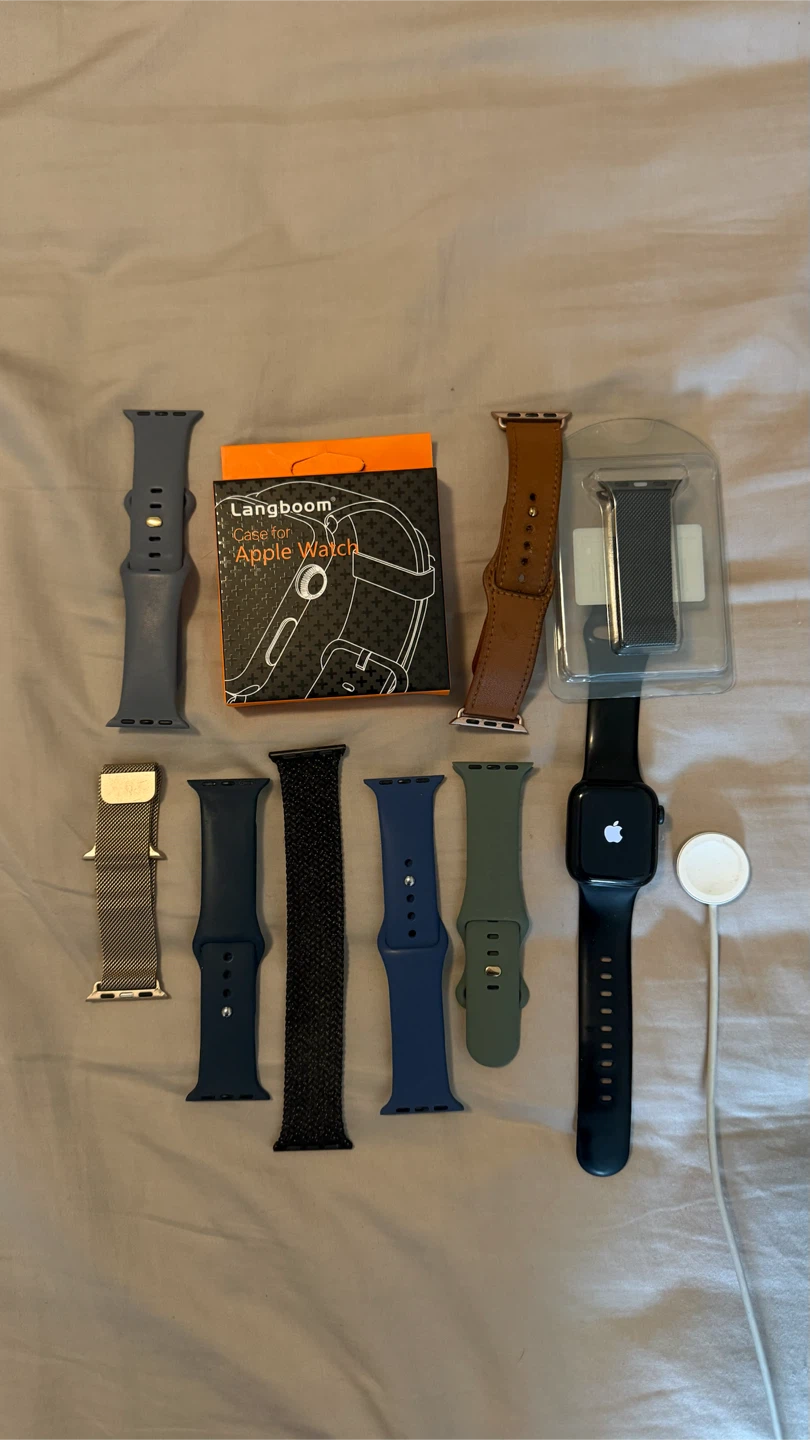 Apple Watch Series 7 GPS 41mm - Complete Bundle with 9 Bands - photo 2