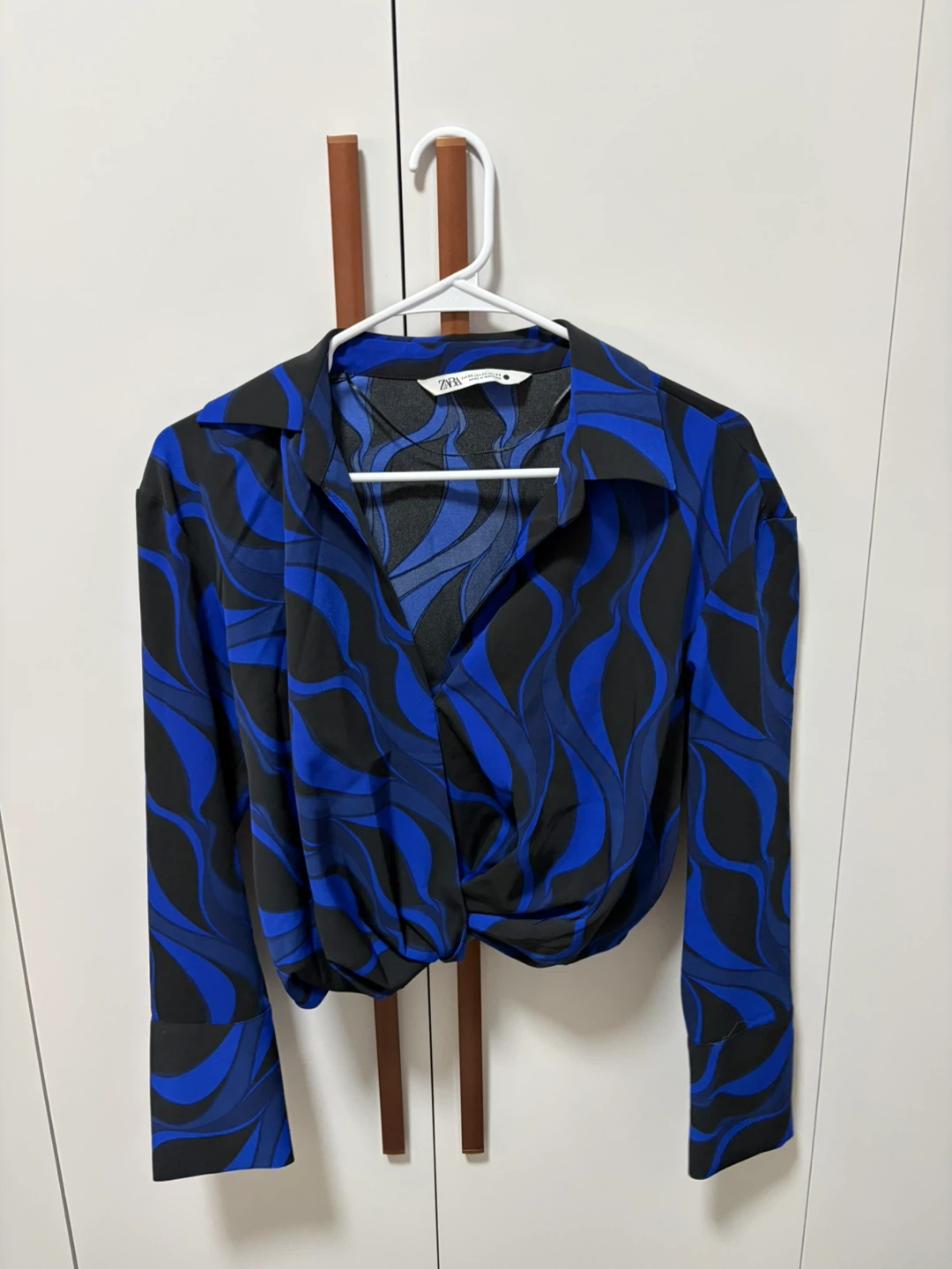 Zara Blue and Black Swirl Print Long Sleeve Blouse