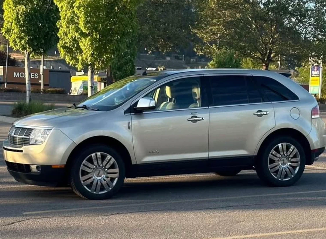 Lincoln MKX 2010 - photo 2