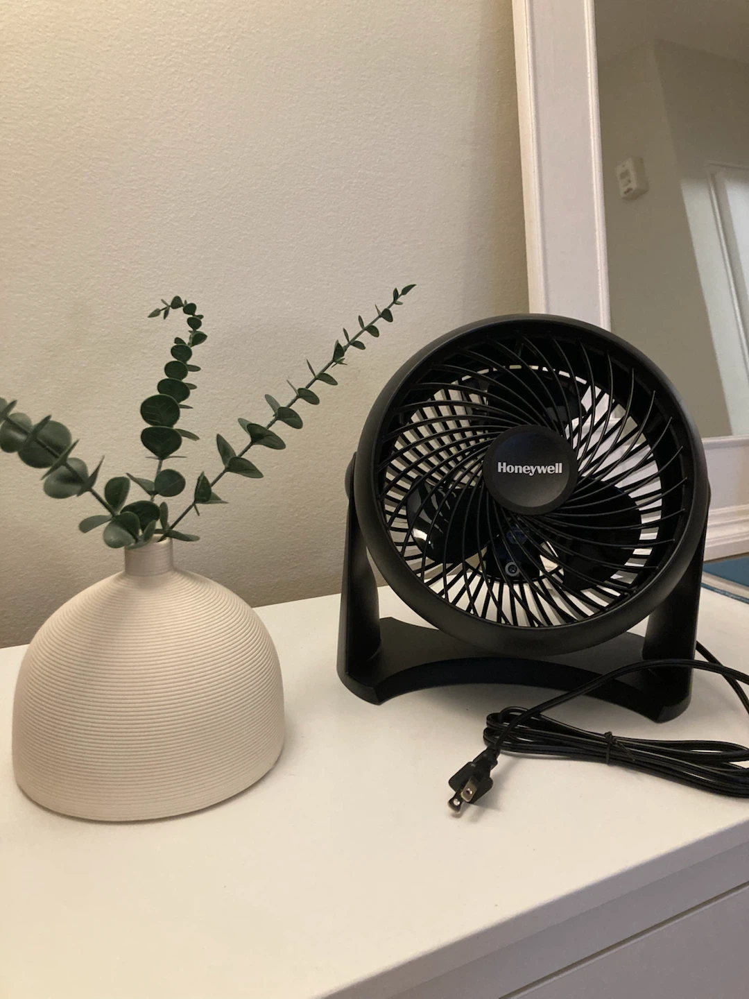 Honeywell 8" Tabletop Air Circulator Fan (HT-900C)