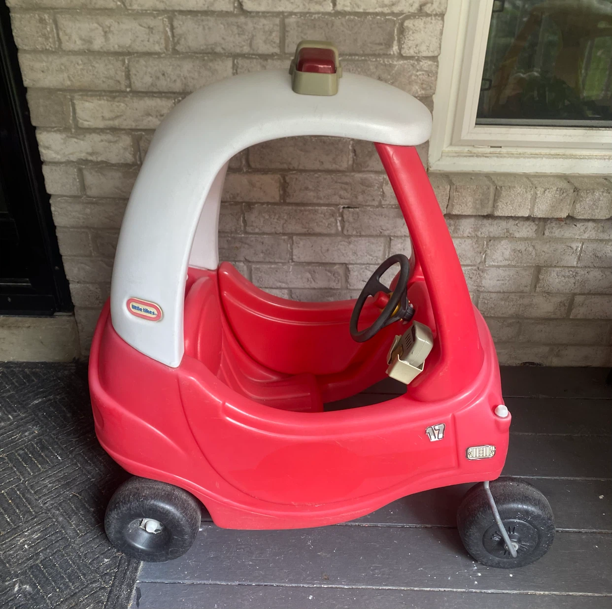Little tikes ride & rescue cozy coupe car - photo 3